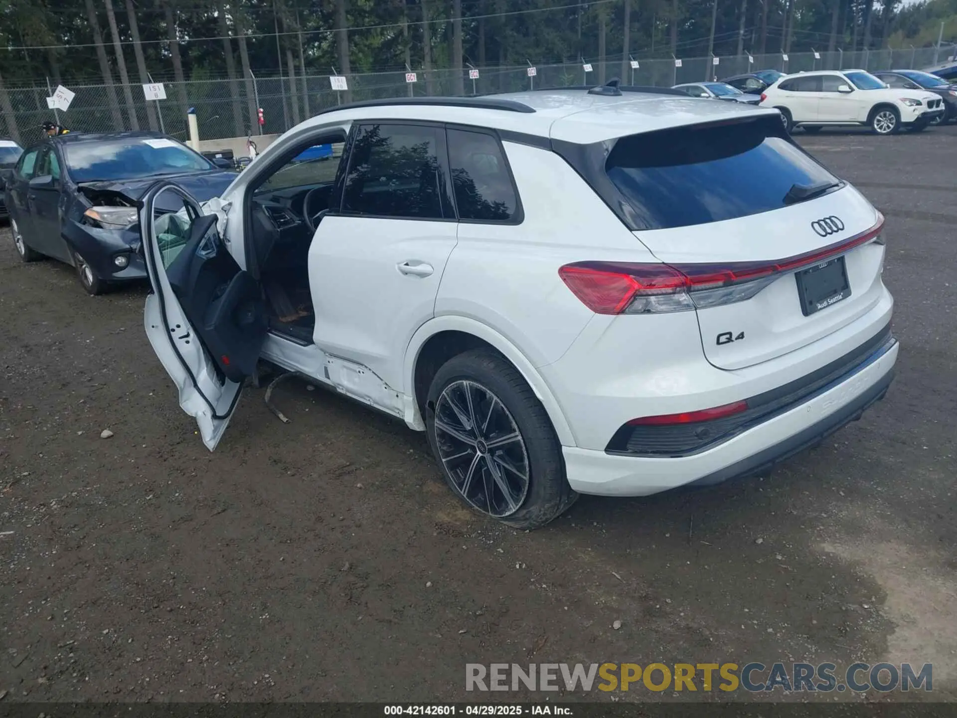 3 Photograph of a damaged car WA1M2BFZ1NP047351 AUDI Q4 E-TRON 2022
