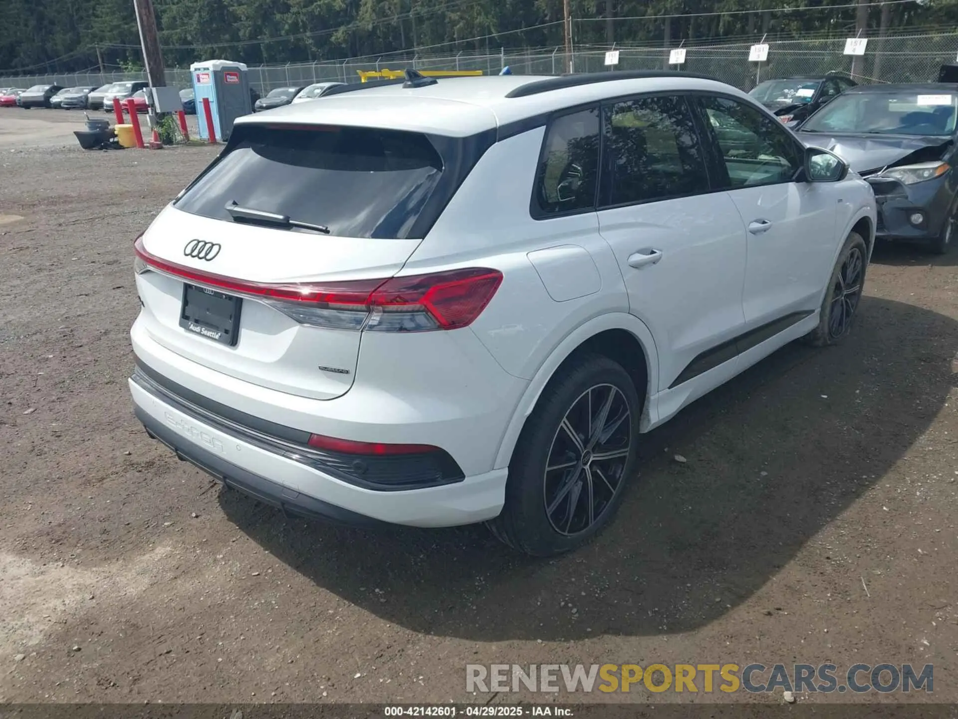 4 Photograph of a damaged car WA1M2BFZ1NP047351 AUDI Q4 E-TRON 2022