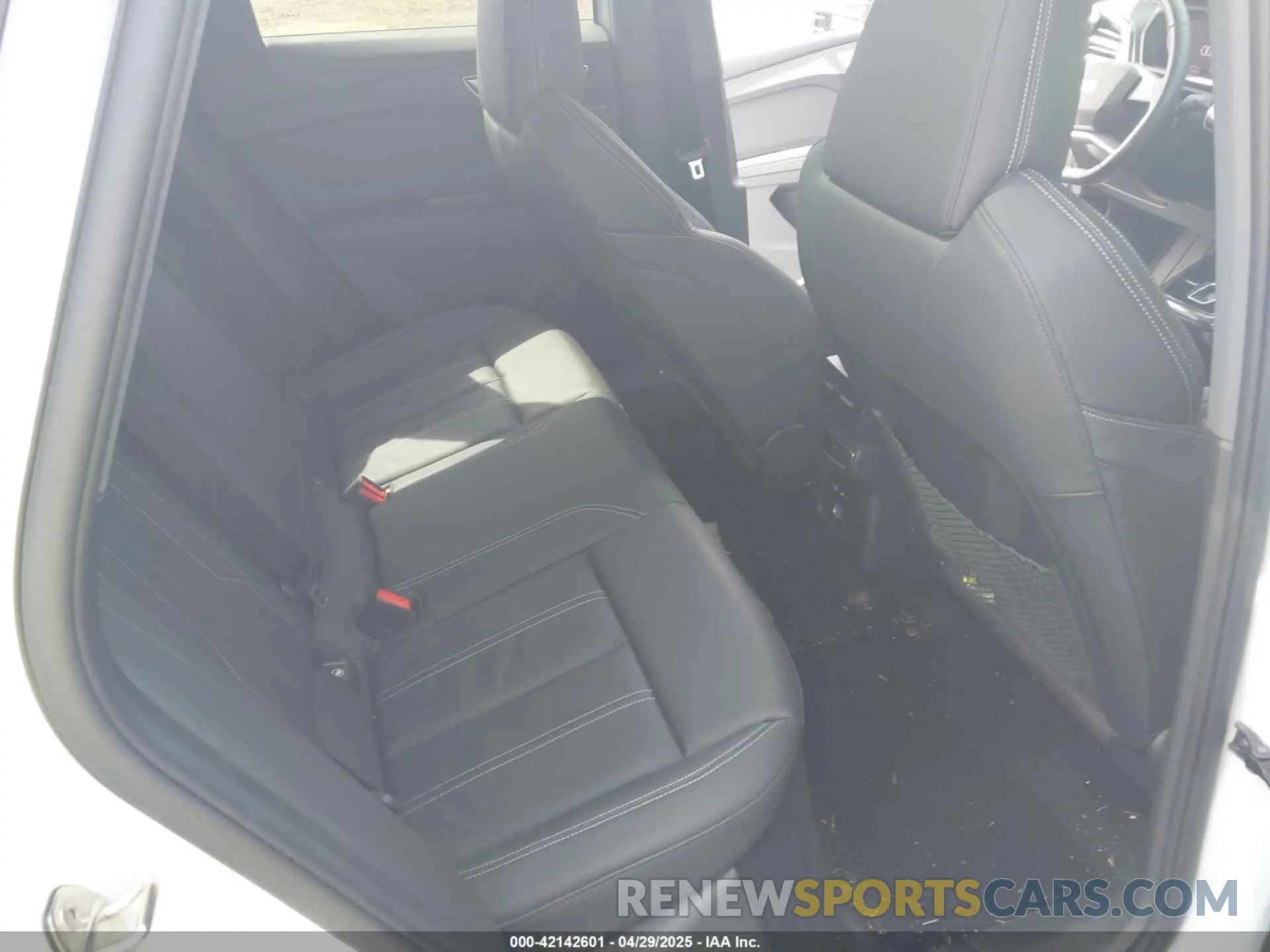 8 Photograph of a damaged car WA1M2BFZ1NP047351 AUDI Q4 E-TRON 2022