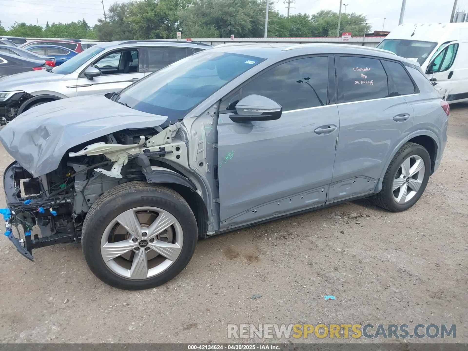 2 Фотография поврежденного автомобиля WA1L2BFZ7PP000646 AUDI Q4 E-TRON 2023