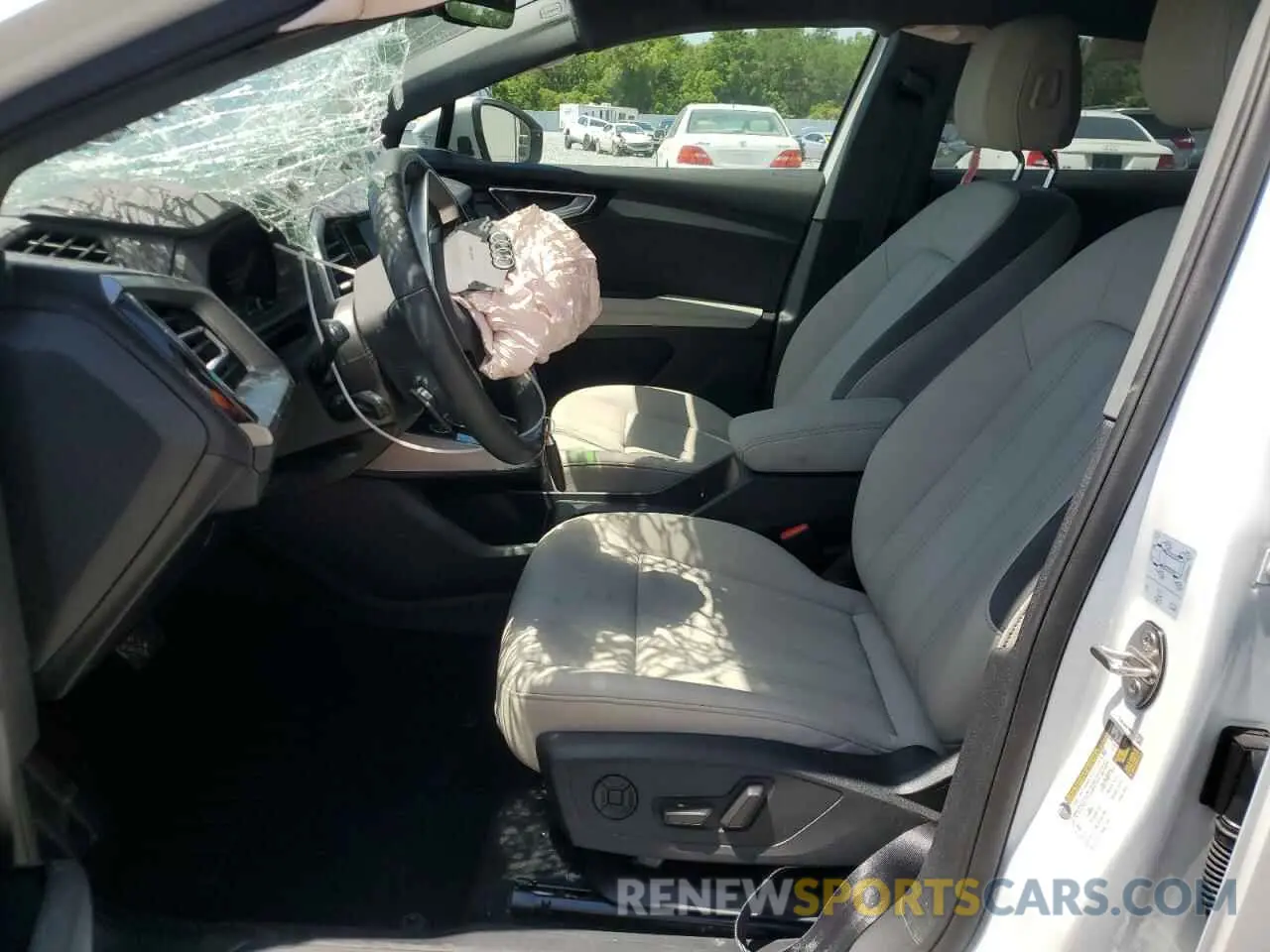 7 Photograph of a damaged car WA132BFZ2RP005563 AUDI Q4 E-TRON 2024