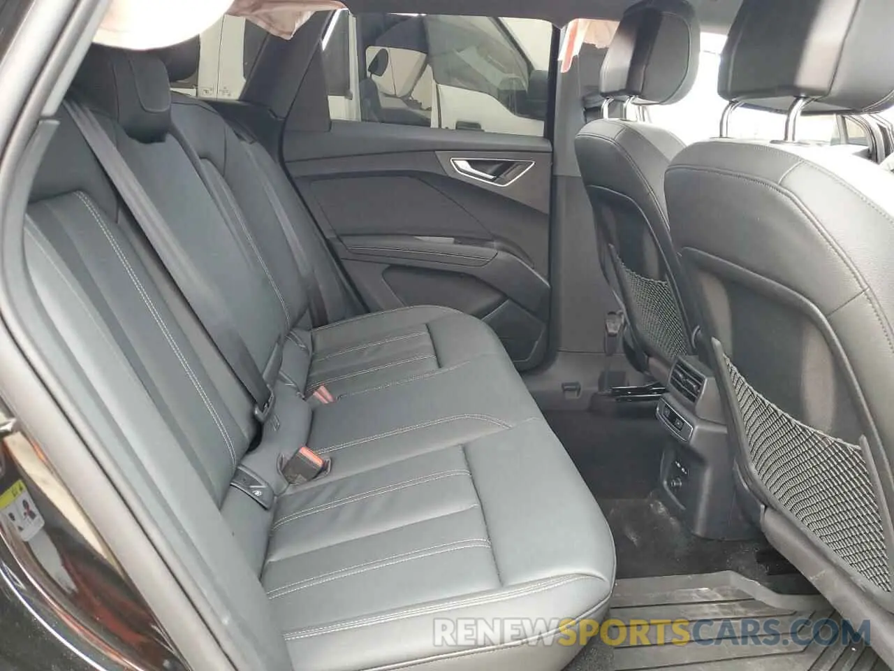 11 Фотография поврежденного автомобиля WA1KUBFZ1RP063718 AUDI Q4 E-TRON 2024