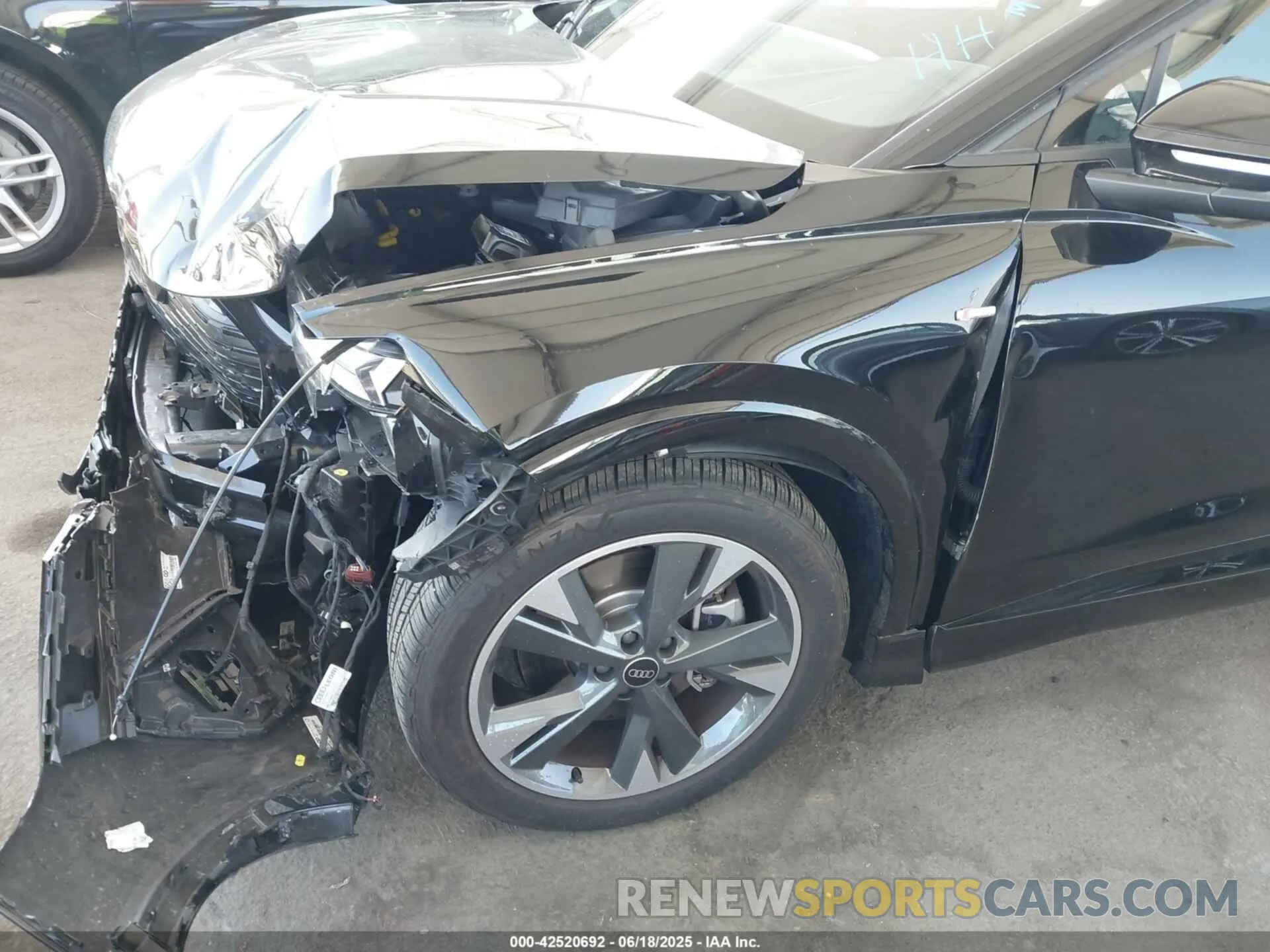 20 Photograph of a damaged car WA1LUBFZXRP049711 AUDI Q4 E-TRON 2024