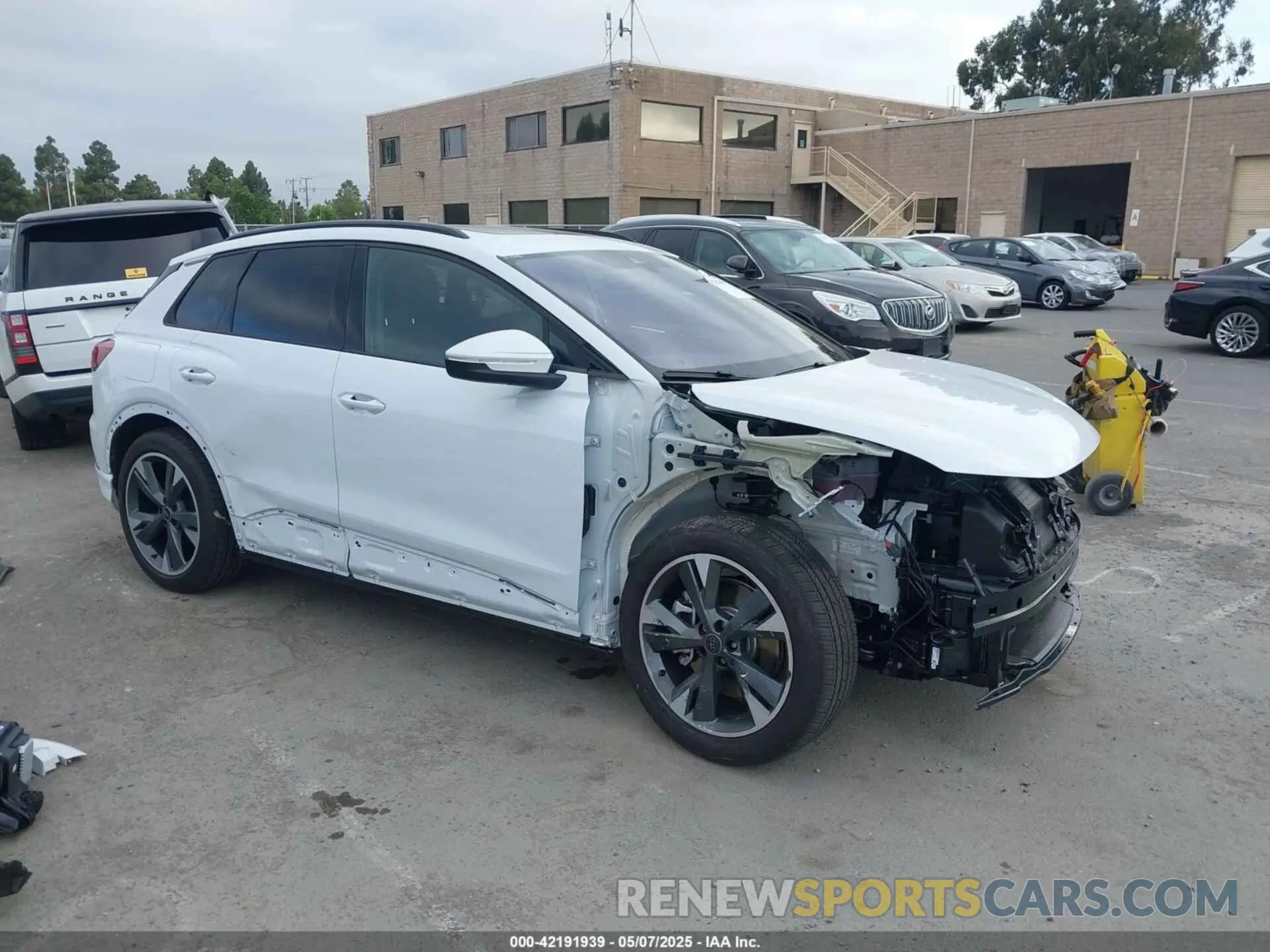 1 Photograph of a damaged car WA1MUBFZ3RP051935 AUDI Q4 E-TRON 2024