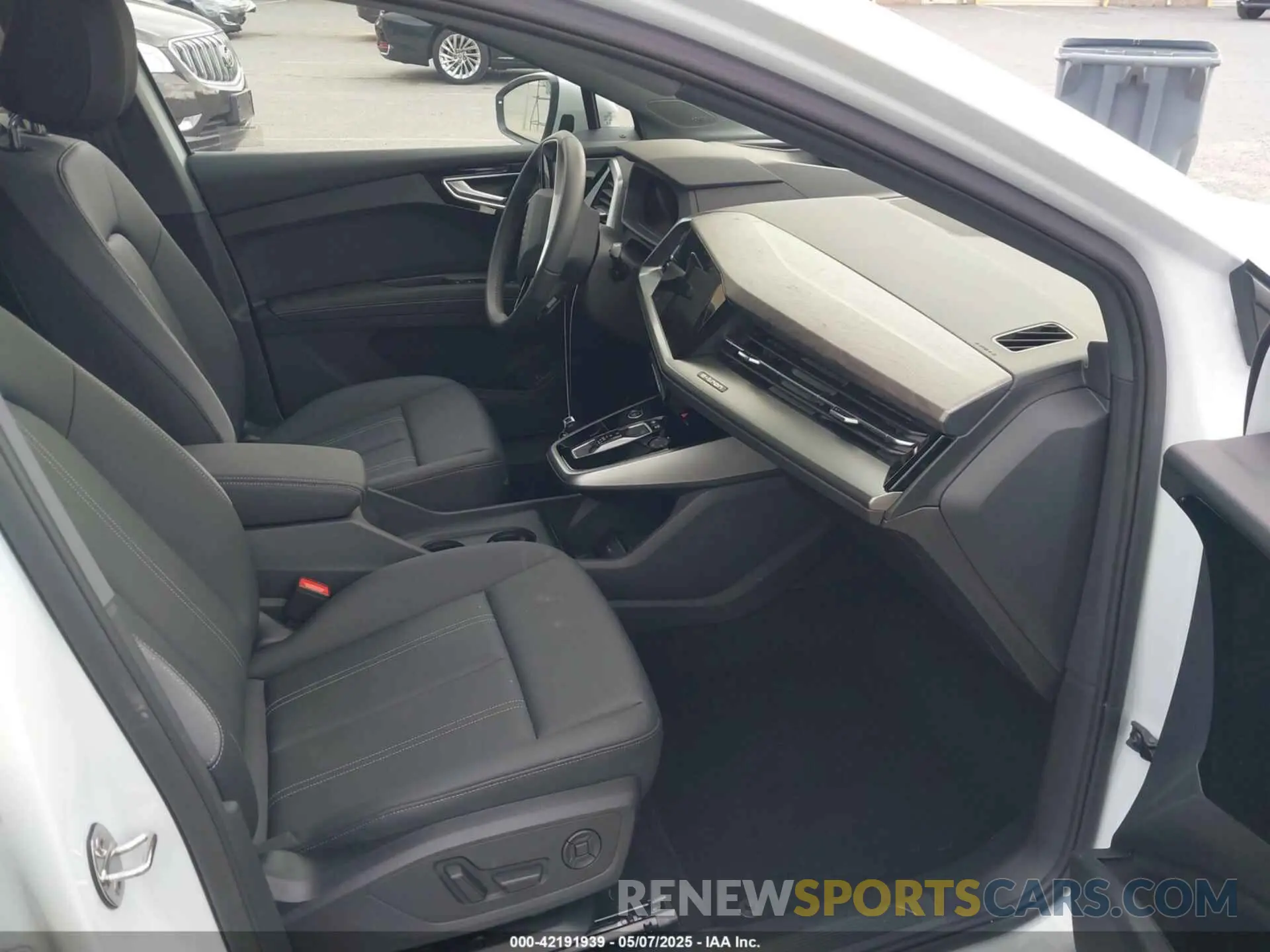 5 Photograph of a damaged car WA1MUBFZ3RP051935 AUDI Q4 E-TRON 2024