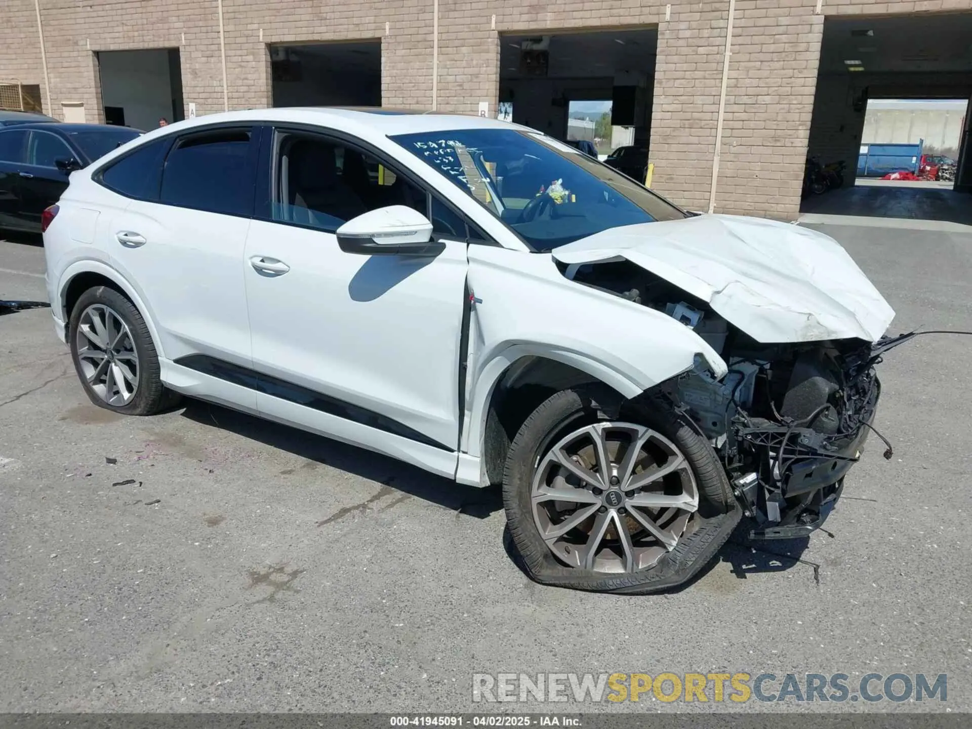 1 Photograph of a damaged car WA132BFZ7NP044319 AUDI Q4 SPORTBACK E-TRON 2022