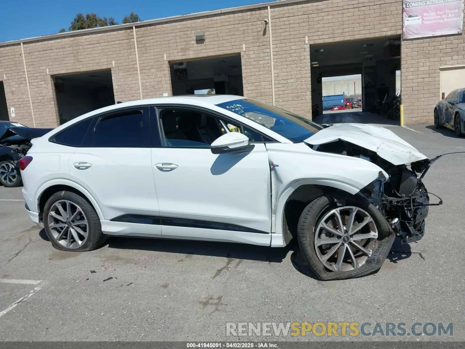 13 Photograph of a damaged car WA132BFZ7NP044319 AUDI Q4 SPORTBACK E-TRON 2022