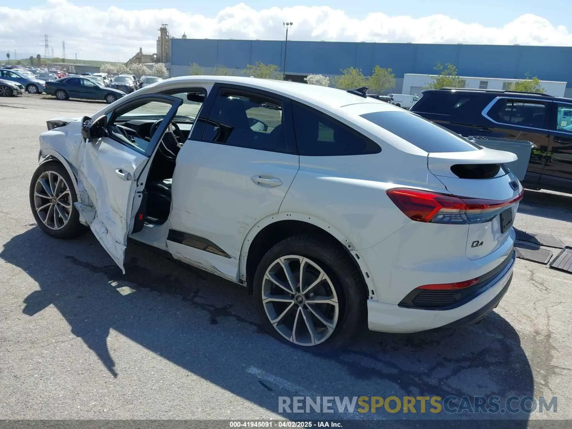 3 Photograph of a damaged car WA132BFZ7NP044319 AUDI Q4 SPORTBACK E-TRON 2022