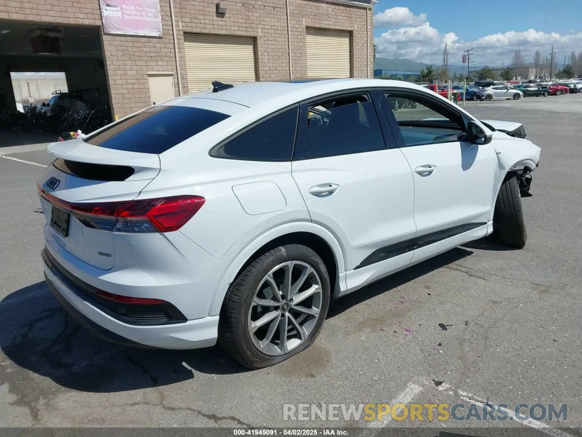 4 Photograph of a damaged car WA132BFZ7NP044319 AUDI Q4 SPORTBACK E-TRON 2022