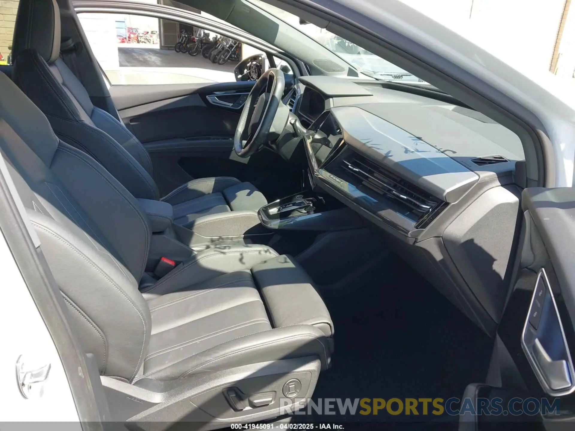 5 Photograph of a damaged car WA132BFZ7NP044319 AUDI Q4 SPORTBACK E-TRON 2022