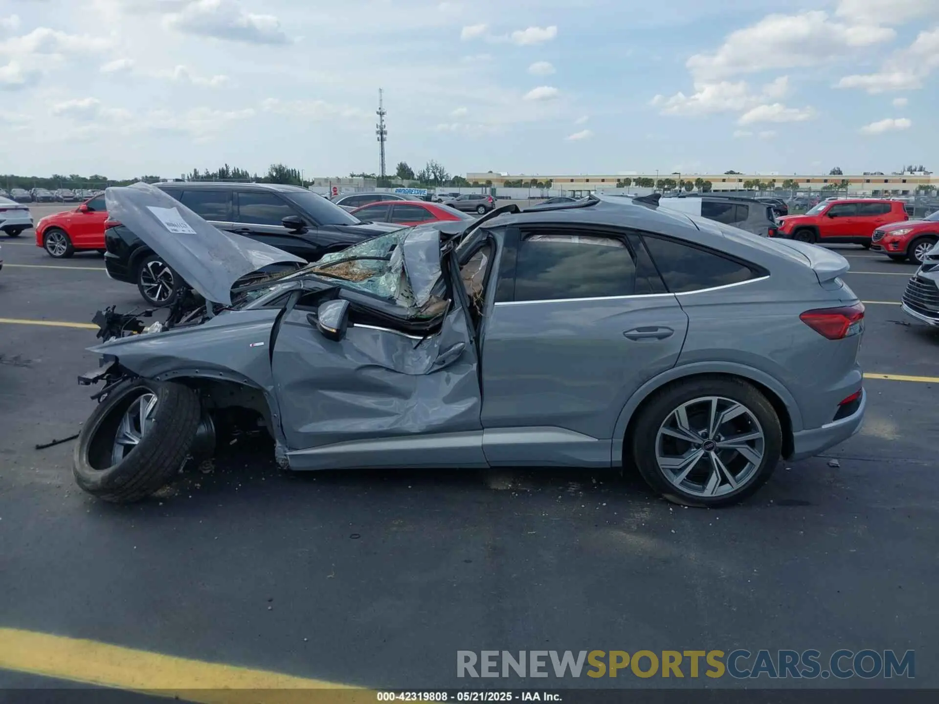 14 Photograph of a damaged car WA12UBFZ8SP023867 AUDI Q4 SPORTBACK E-TRON 2025