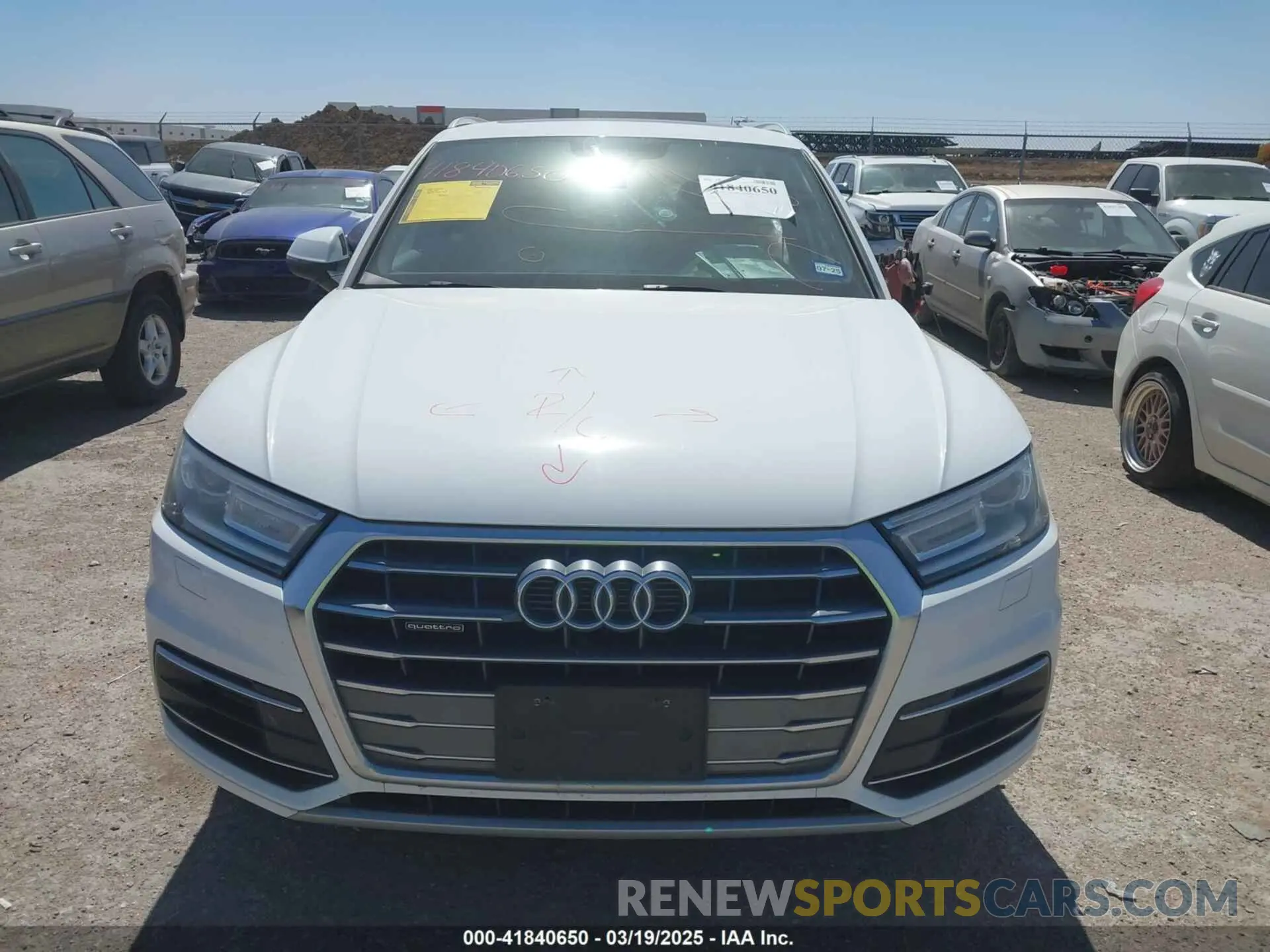 12 Фотография поврежденного автомобиля WA1ANAFY0K2022137 AUDI Q5 2019