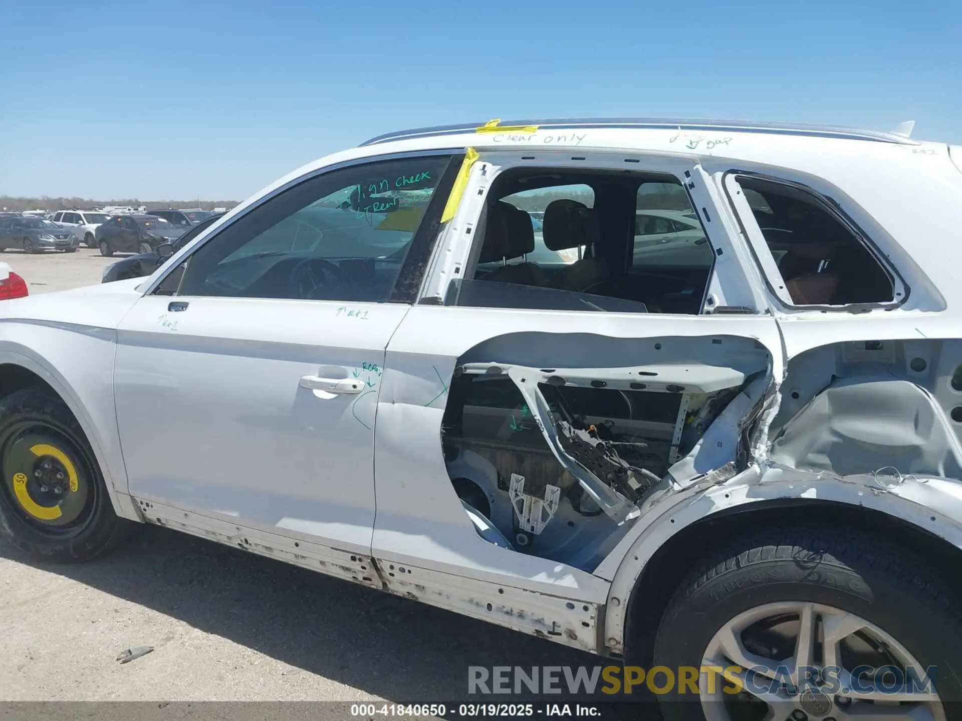 14 Фотография поврежденного автомобиля WA1ANAFY0K2022137 AUDI Q5 2019