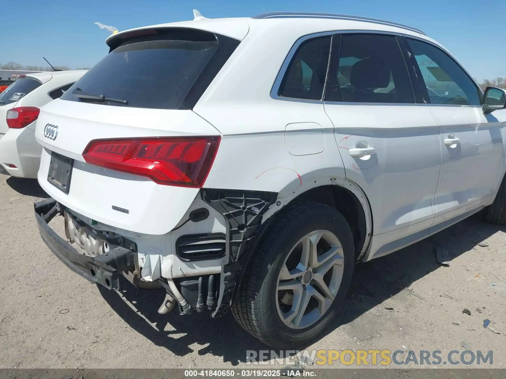 18 Фотография поврежденного автомобиля WA1ANAFY0K2022137 AUDI Q5 2019