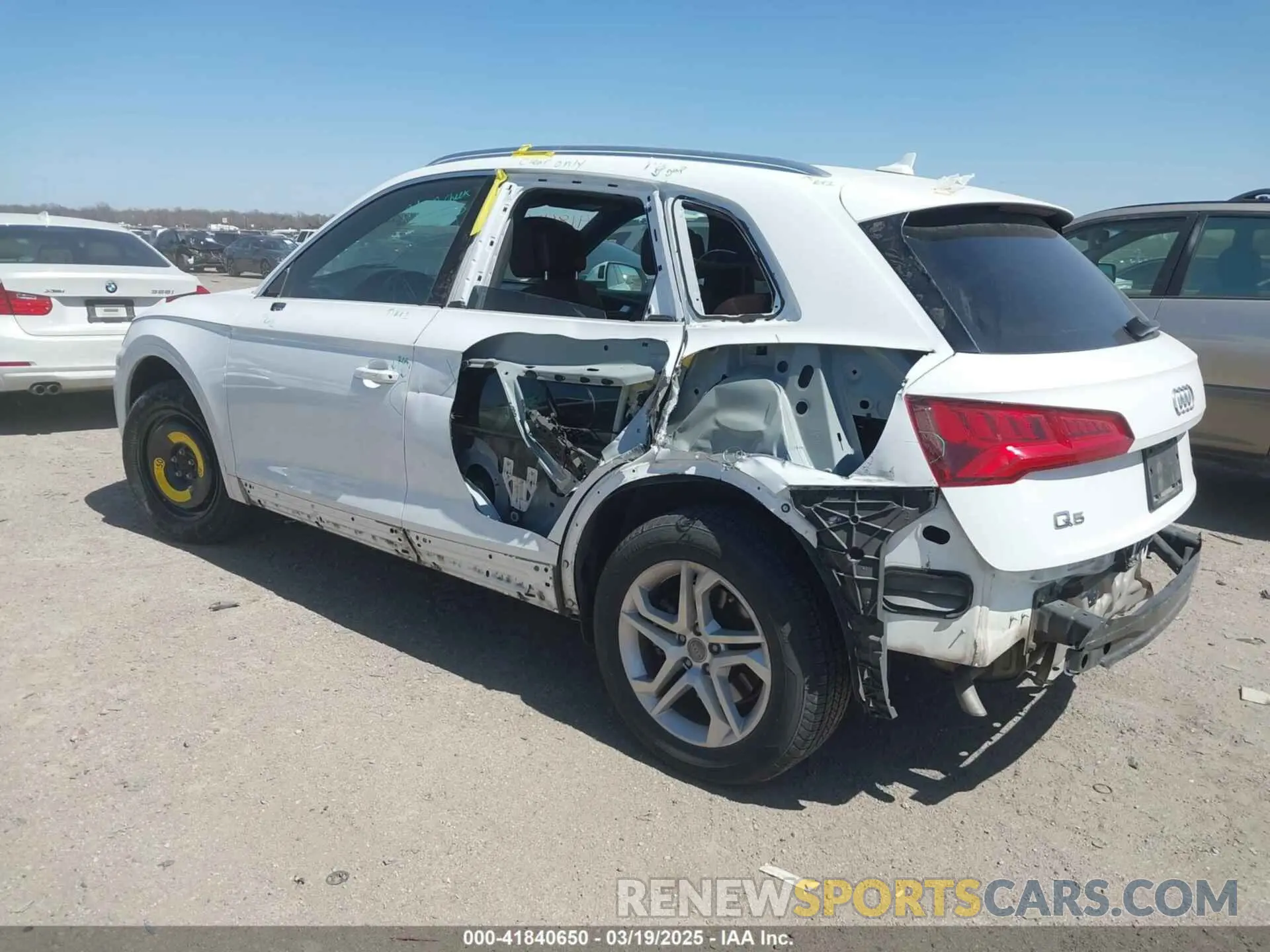 3 Фотография поврежденного автомобиля WA1ANAFY0K2022137 AUDI Q5 2019