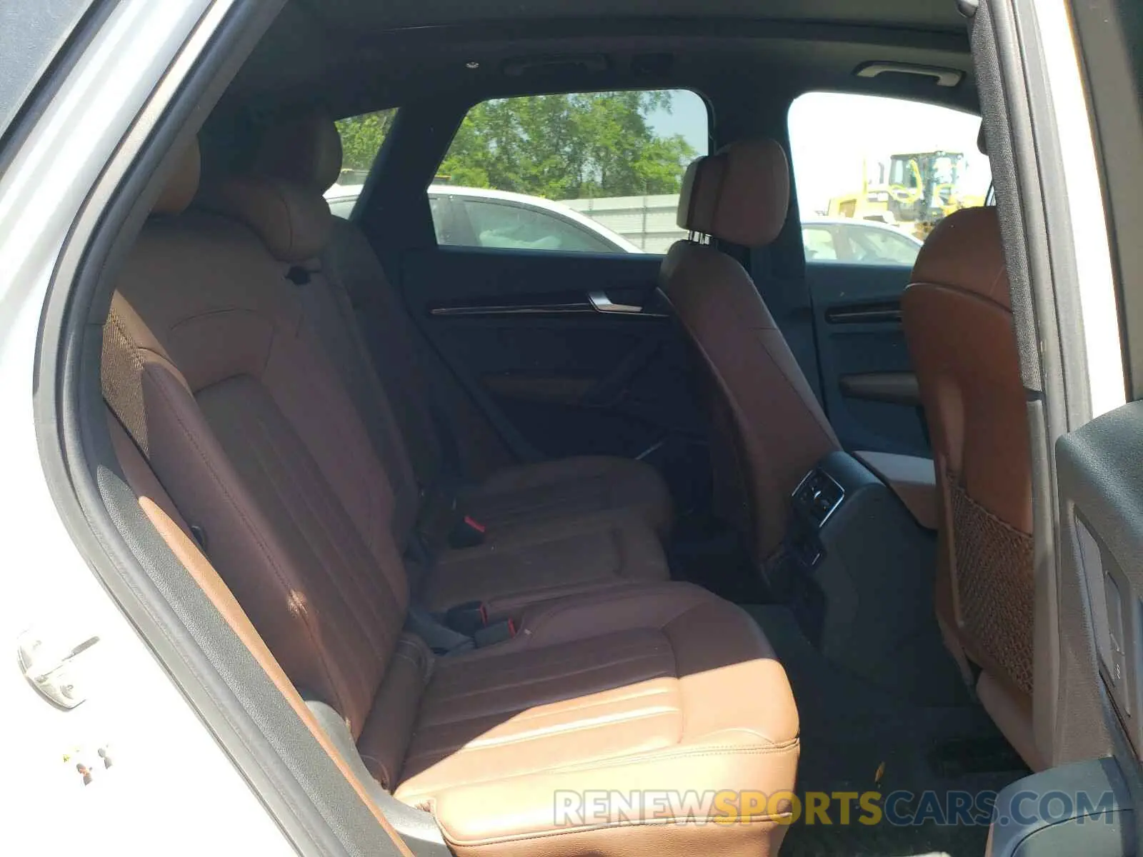 6 Photograph of a damaged car WA1ANAFY0K2060273 AUDI Q5 2019
