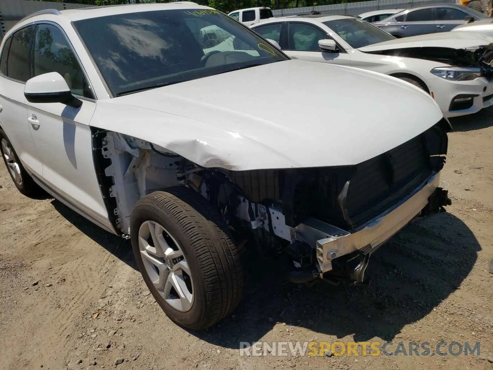 9 Photograph of a damaged car WA1ANAFY0K2060273 AUDI Q5 2019