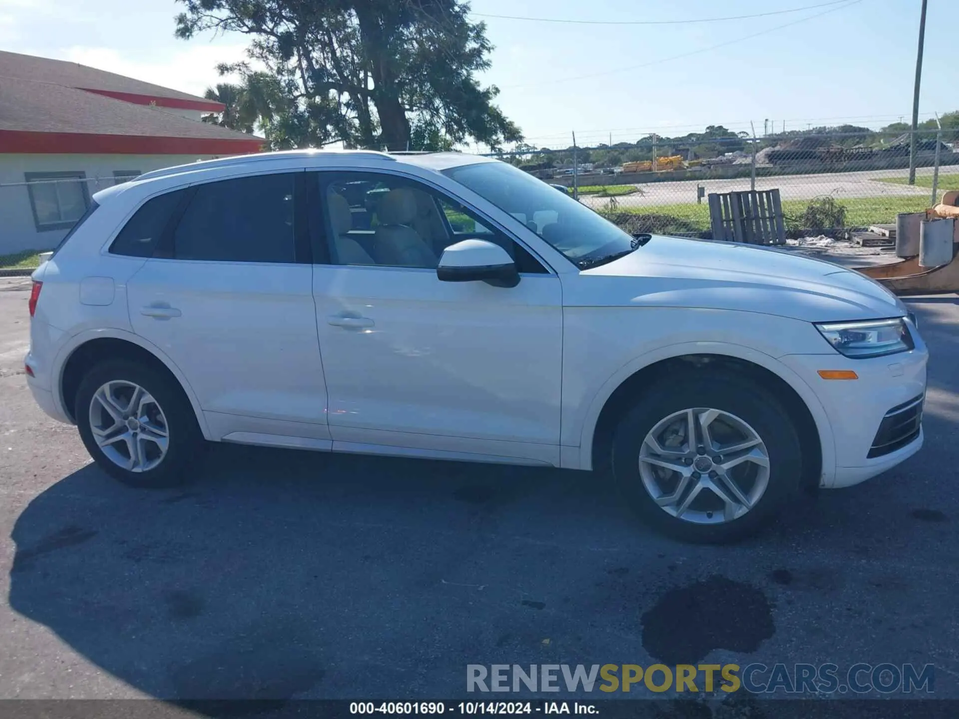 13 Фотография поврежденного автомобиля WA1ANAFY0K2064484 AUDI Q5 2019