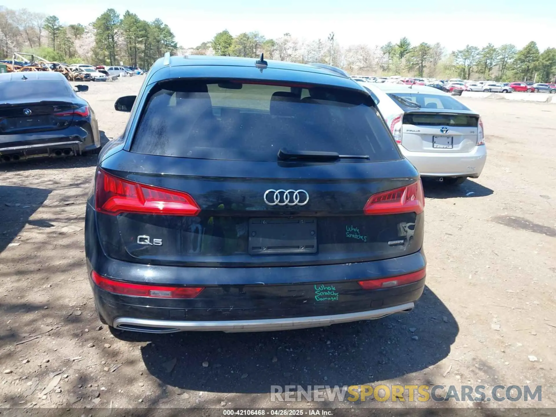 16 Photograph of a damaged car WA1ANAFY0K2103123 AUDI Q5 2019