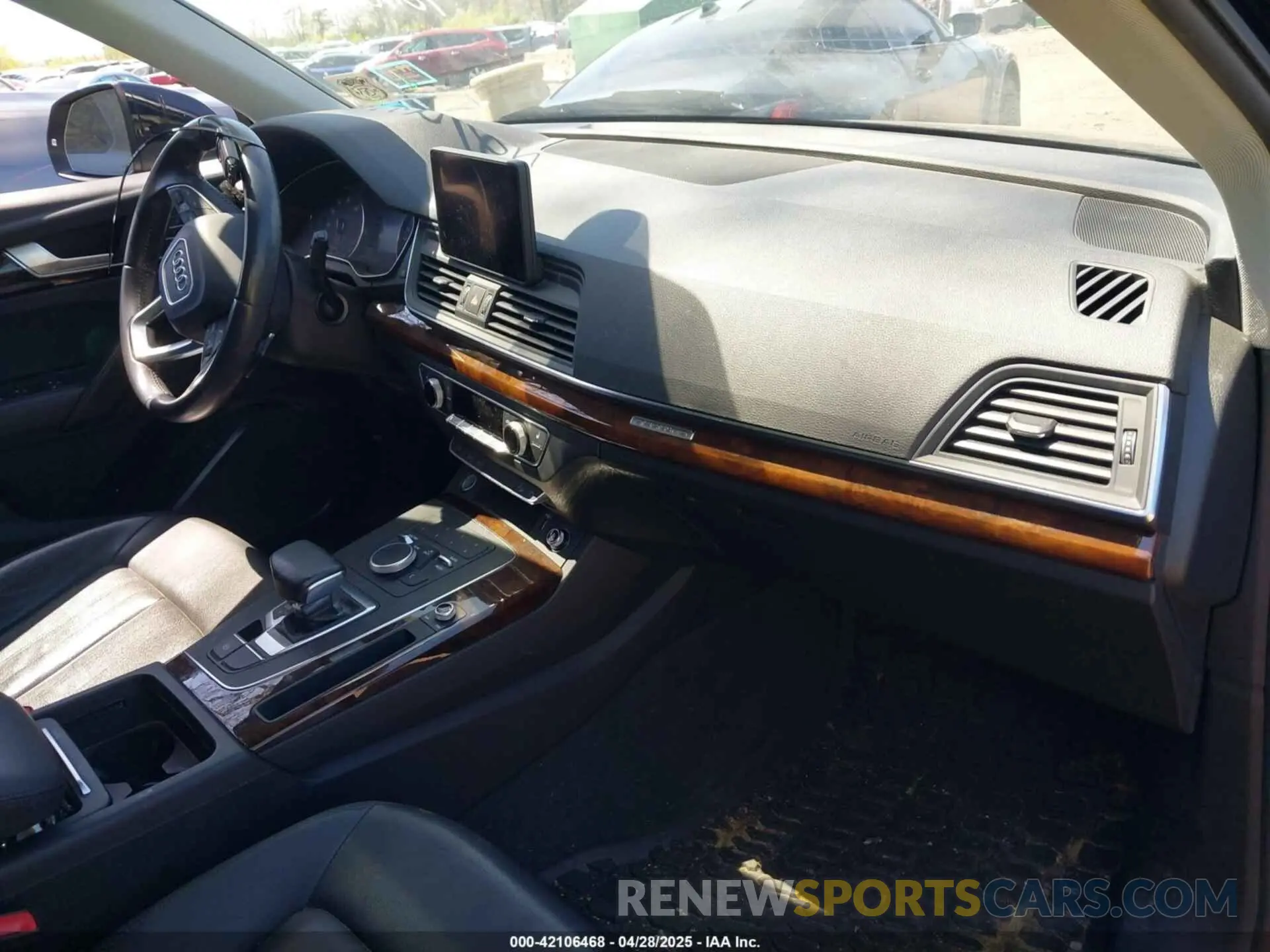 5 Photograph of a damaged car WA1ANAFY0K2103123 AUDI Q5 2019