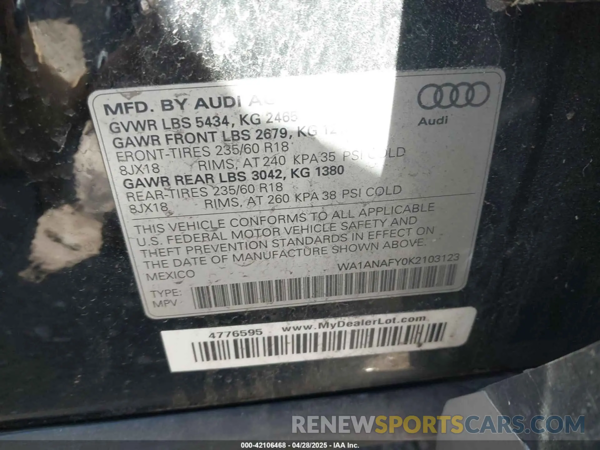 9 Photograph of a damaged car WA1ANAFY0K2103123 AUDI Q5 2019