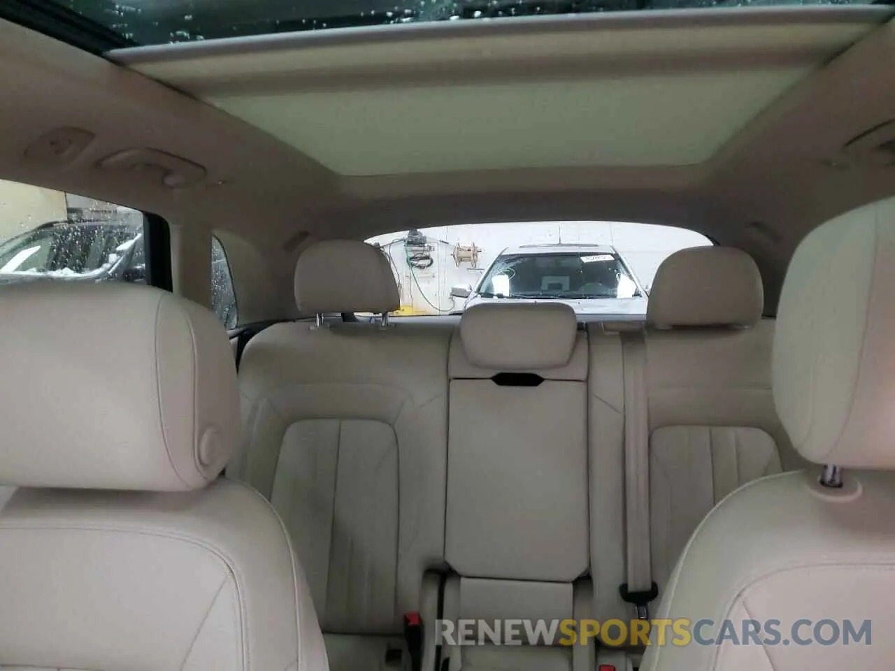 10 Photograph of a damaged car WA1ANAFY1K2023149 AUDI Q5 2019