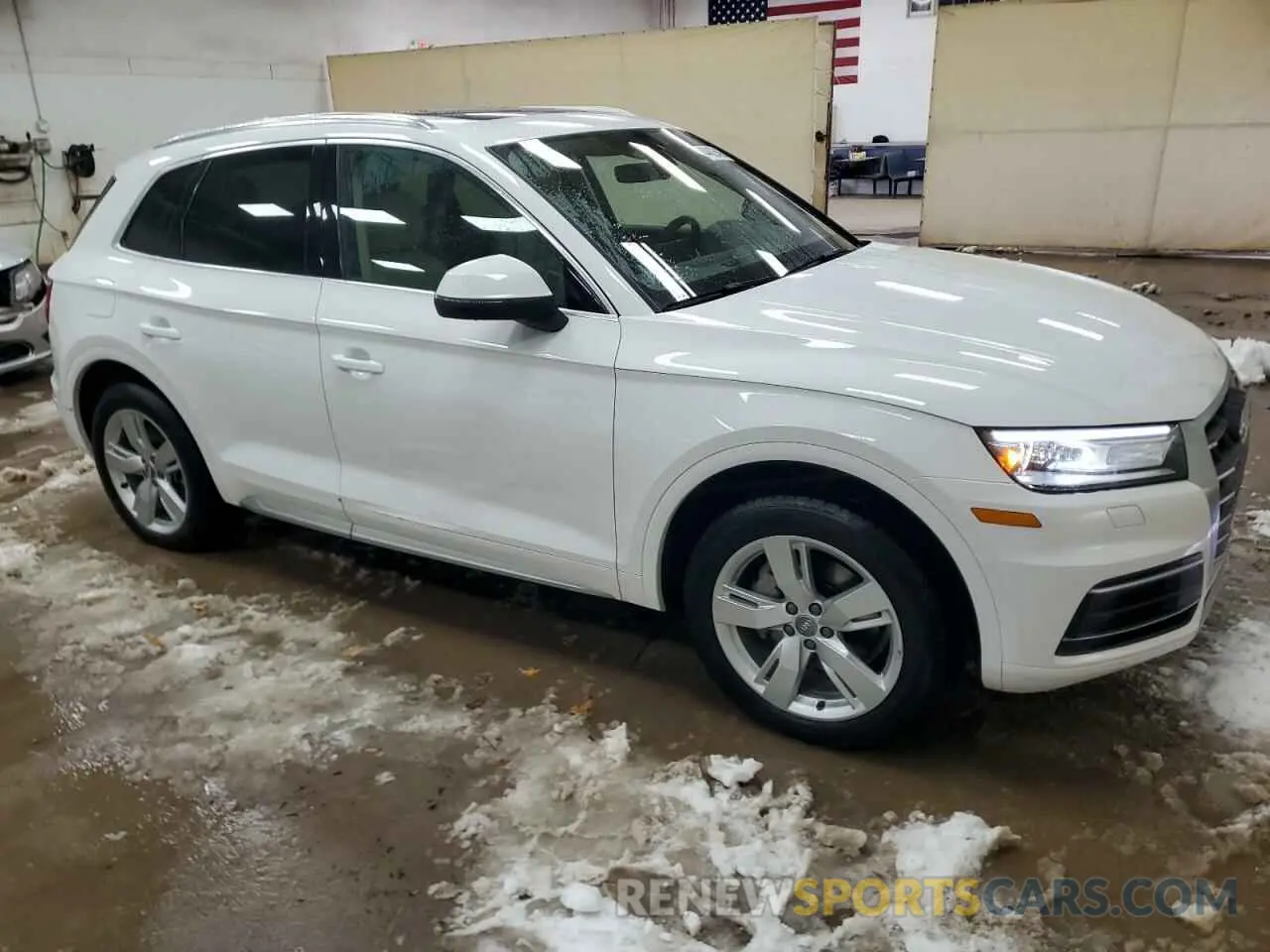 4 Photograph of a damaged car WA1ANAFY1K2023149 AUDI Q5 2019