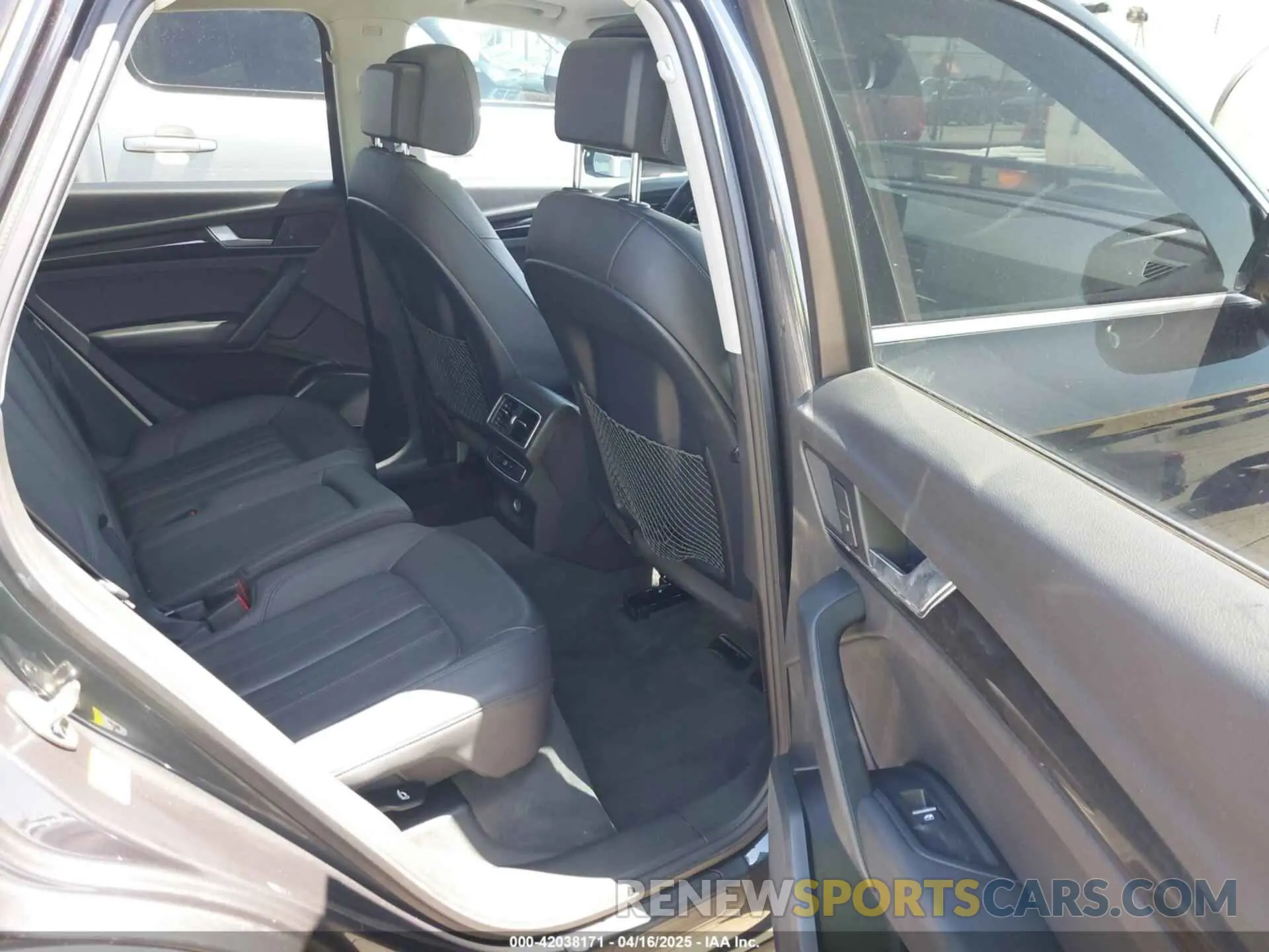 8 Фотография поврежденного автомобиля WA1ANAFY1K2118147 AUDI Q5 2019