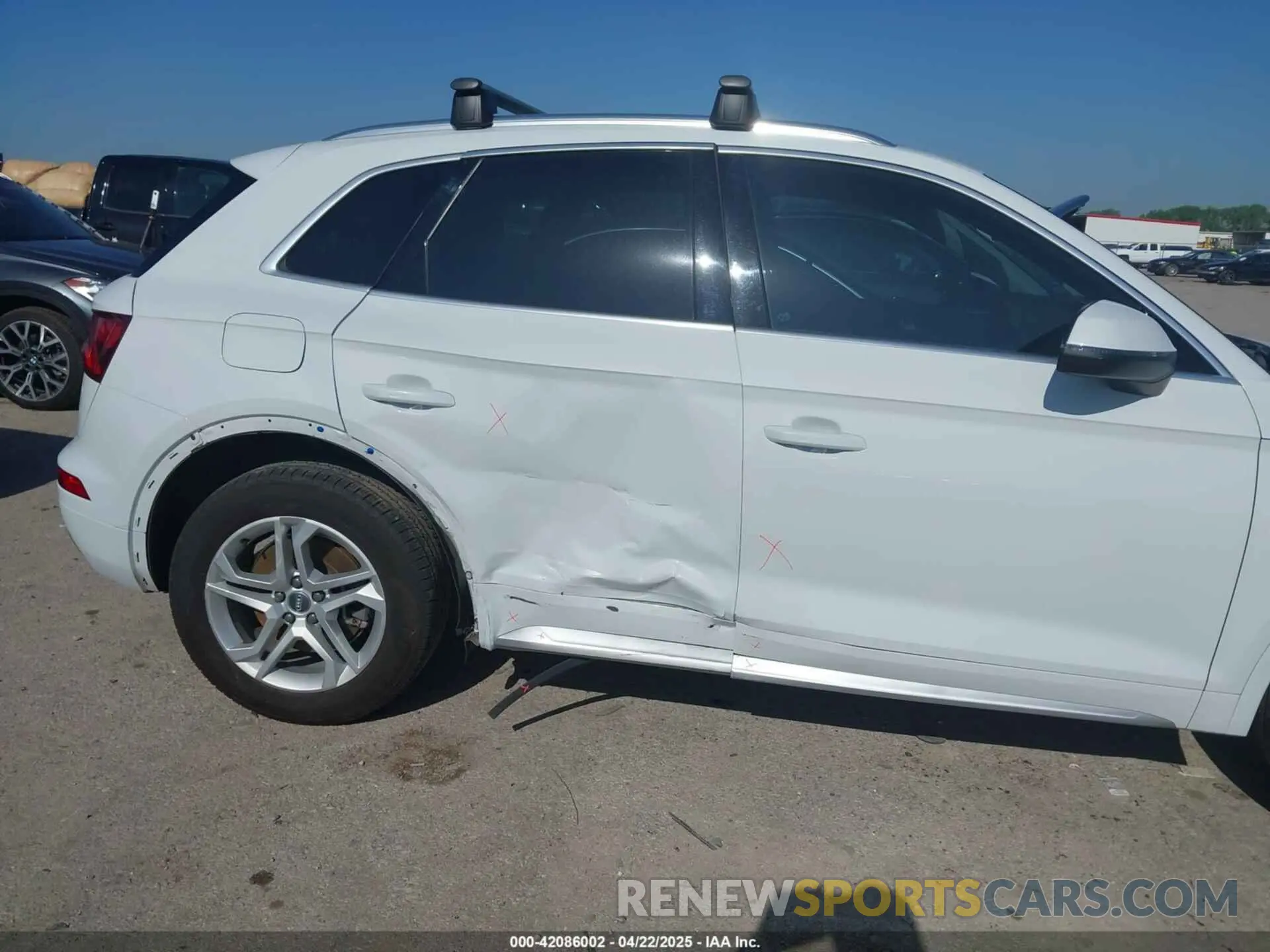 6 Фотография поврежденного автомобиля WA1ANAFY2K2044754 AUDI Q5 2019