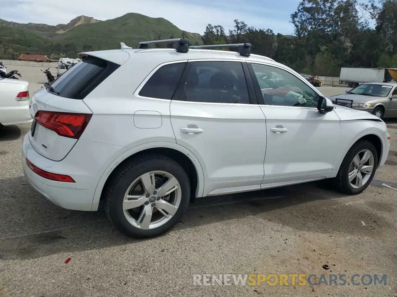 3 Photograph of a damaged car WA1ANAFY2K2092805 AUDI Q5 2019