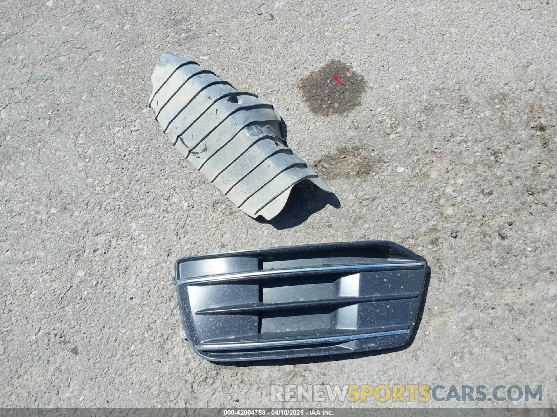 12 Photograph of a damaged car WA1ANAFY3K2022536 AUDI Q5 2019