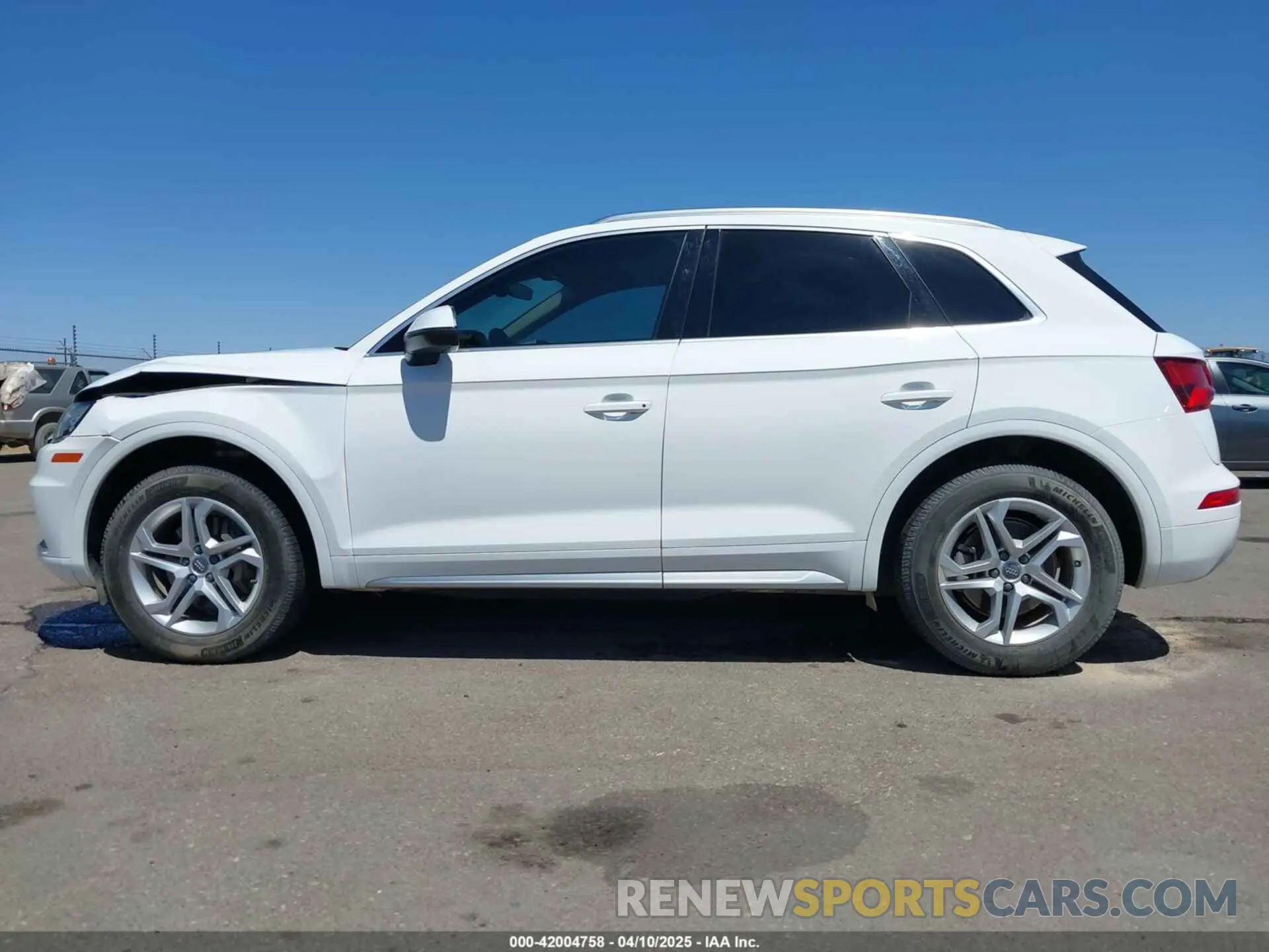 15 Photograph of a damaged car WA1ANAFY3K2022536 AUDI Q5 2019