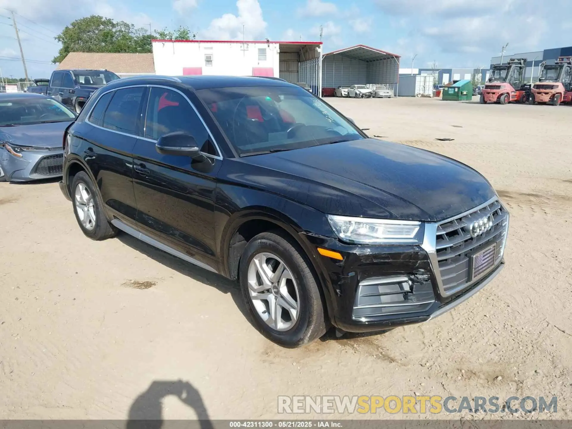 1 Фотография поврежденного автомобиля WA1ANAFY4K2139817 AUDI Q5 2019
