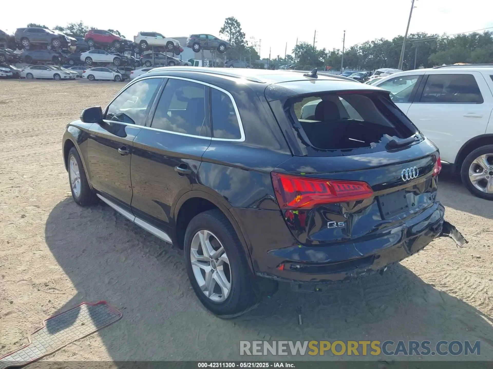 3 Фотография поврежденного автомобиля WA1ANAFY4K2139817 AUDI Q5 2019