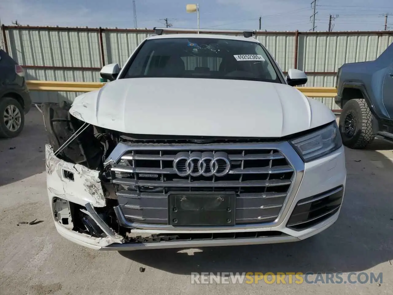 5 Фотография поврежденного автомобиля WA1ANAFY5K2027737 AUDI Q5 2019