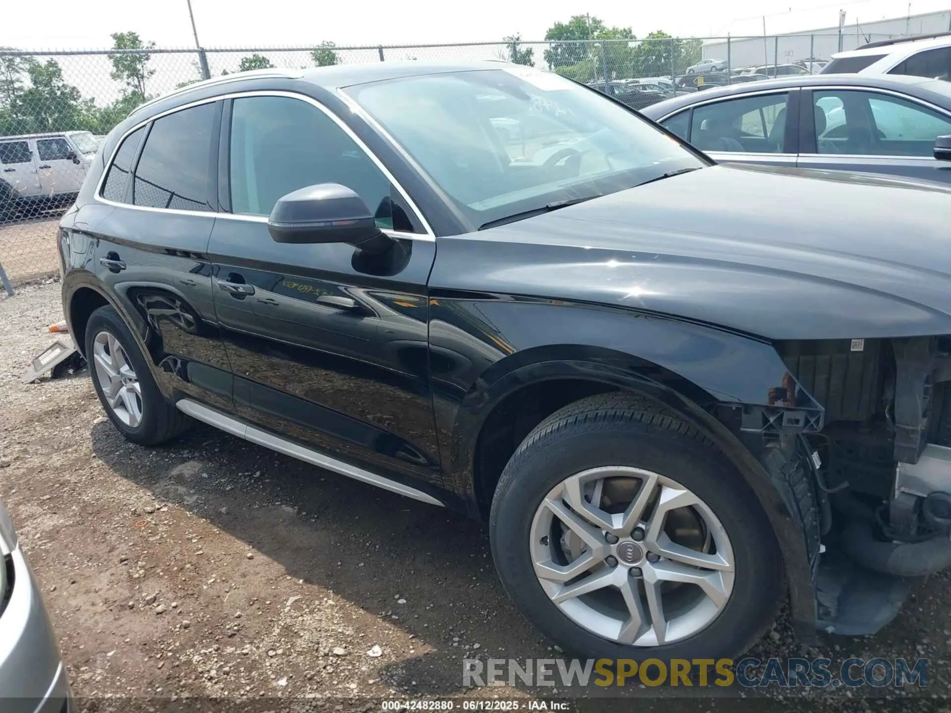 1 Фотография поврежденного автомобиля WA1ANAFY5K2068112 AUDI Q5 2019