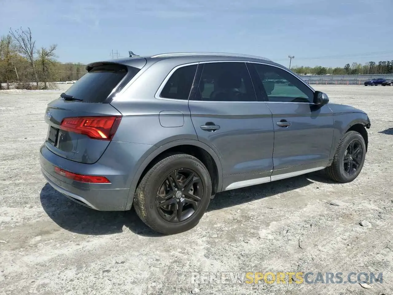3 Фотография поврежденного автомобиля WA1ANAFY5K2127790 AUDI Q5 2019