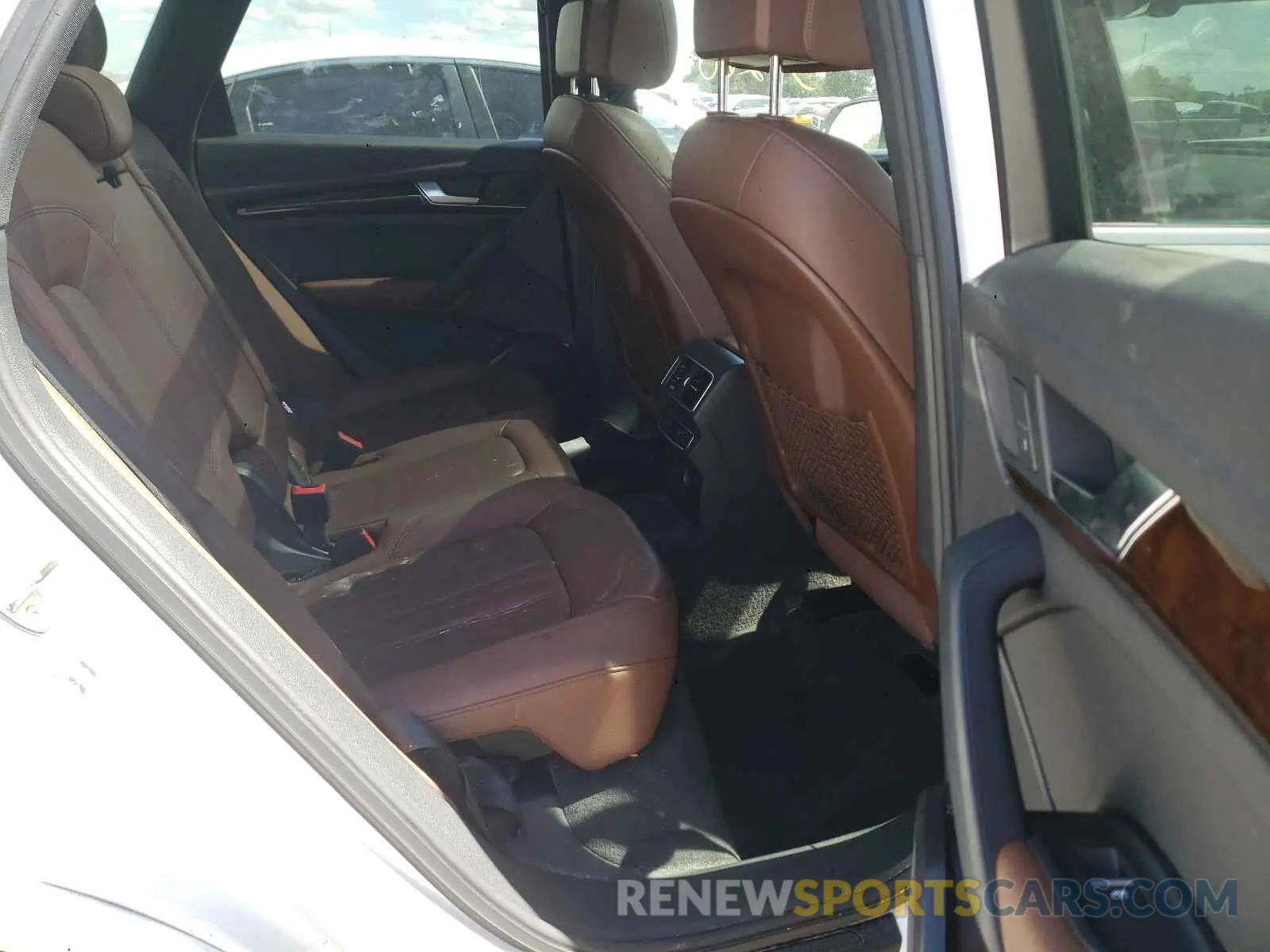 6 Photograph of a damaged car WA1ANAFY5K2136120 AUDI Q5 2019