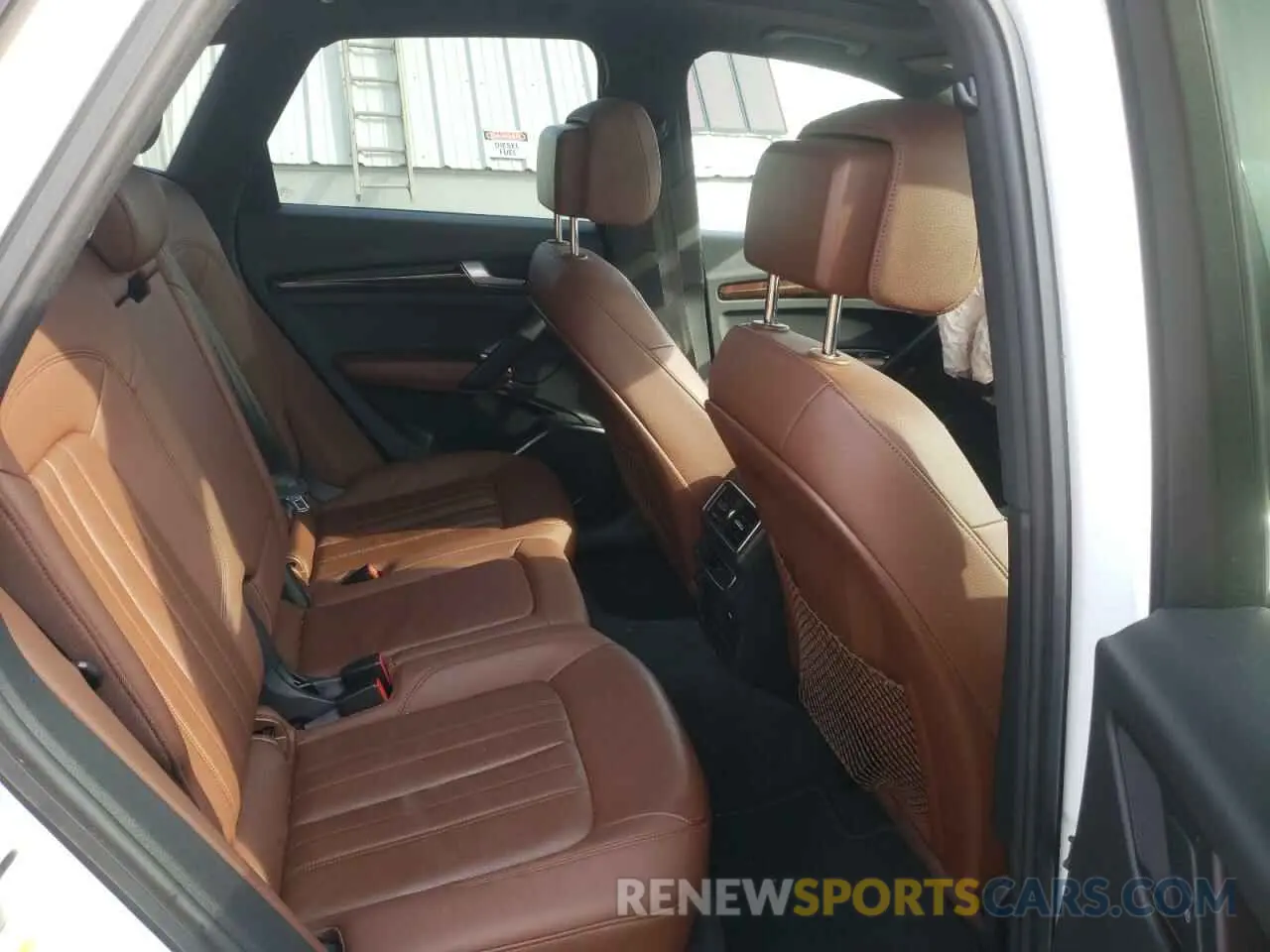 10 Photograph of a damaged car WA1ANAFY7K2142694 AUDI Q5 2019