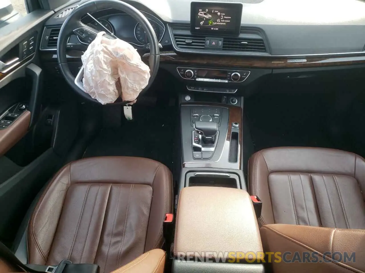8 Photograph of a damaged car WA1ANAFY7K2142694 AUDI Q5 2019