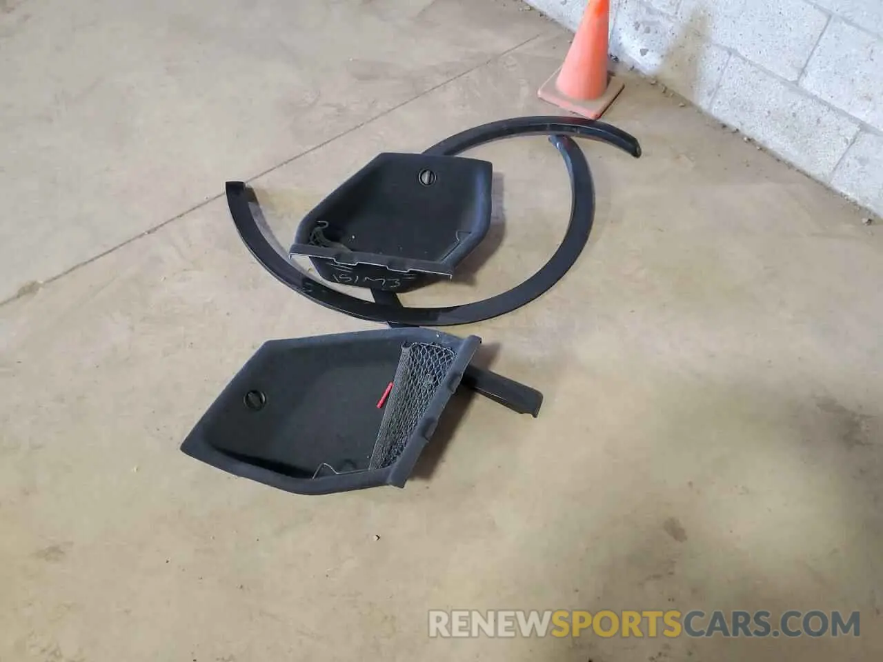 13 Photograph of a damaged car WA1ANAFY8K2051689 AUDI Q5 2019