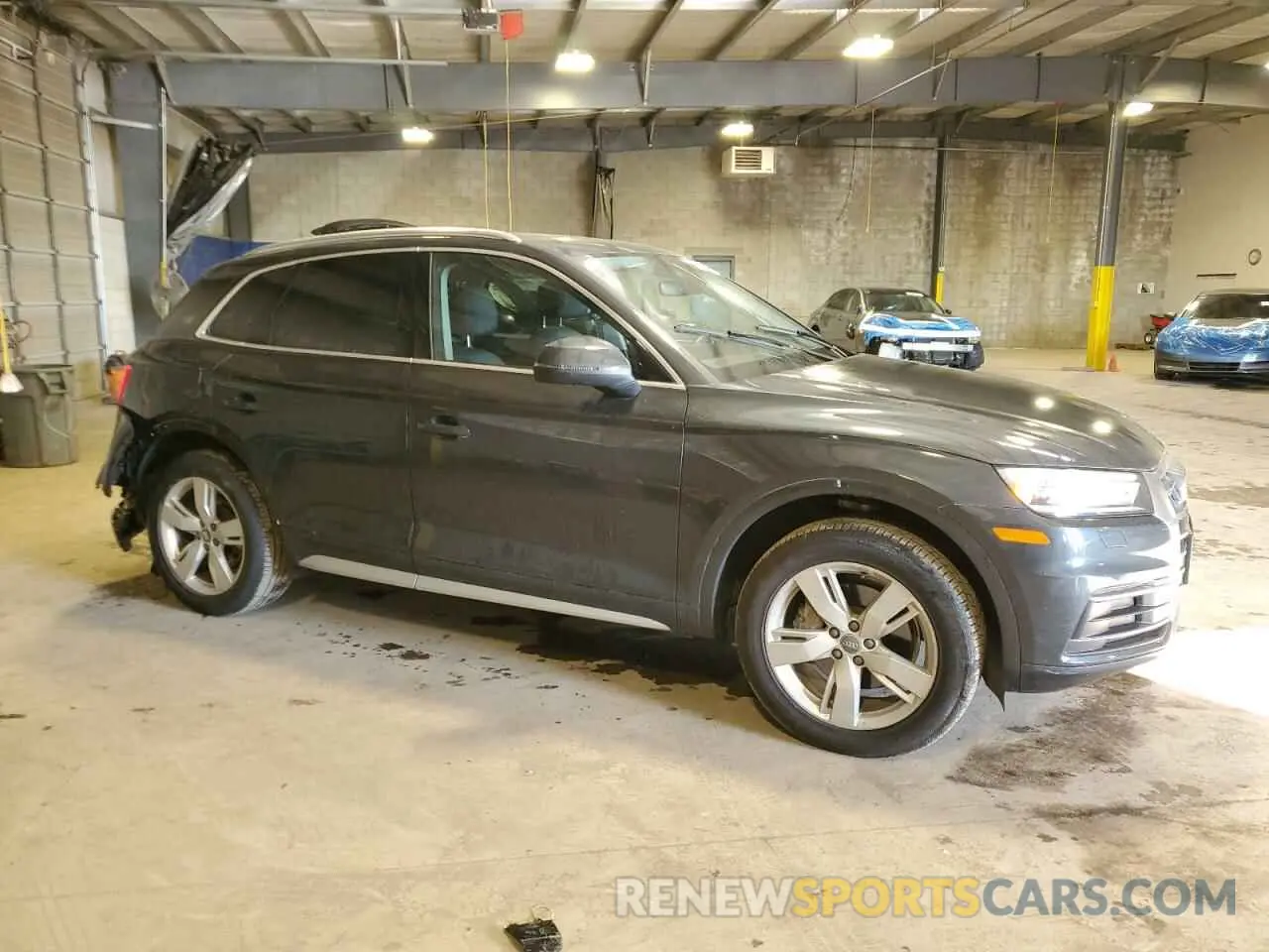 4 Photograph of a damaged car WA1ANAFY8K2051689 AUDI Q5 2019