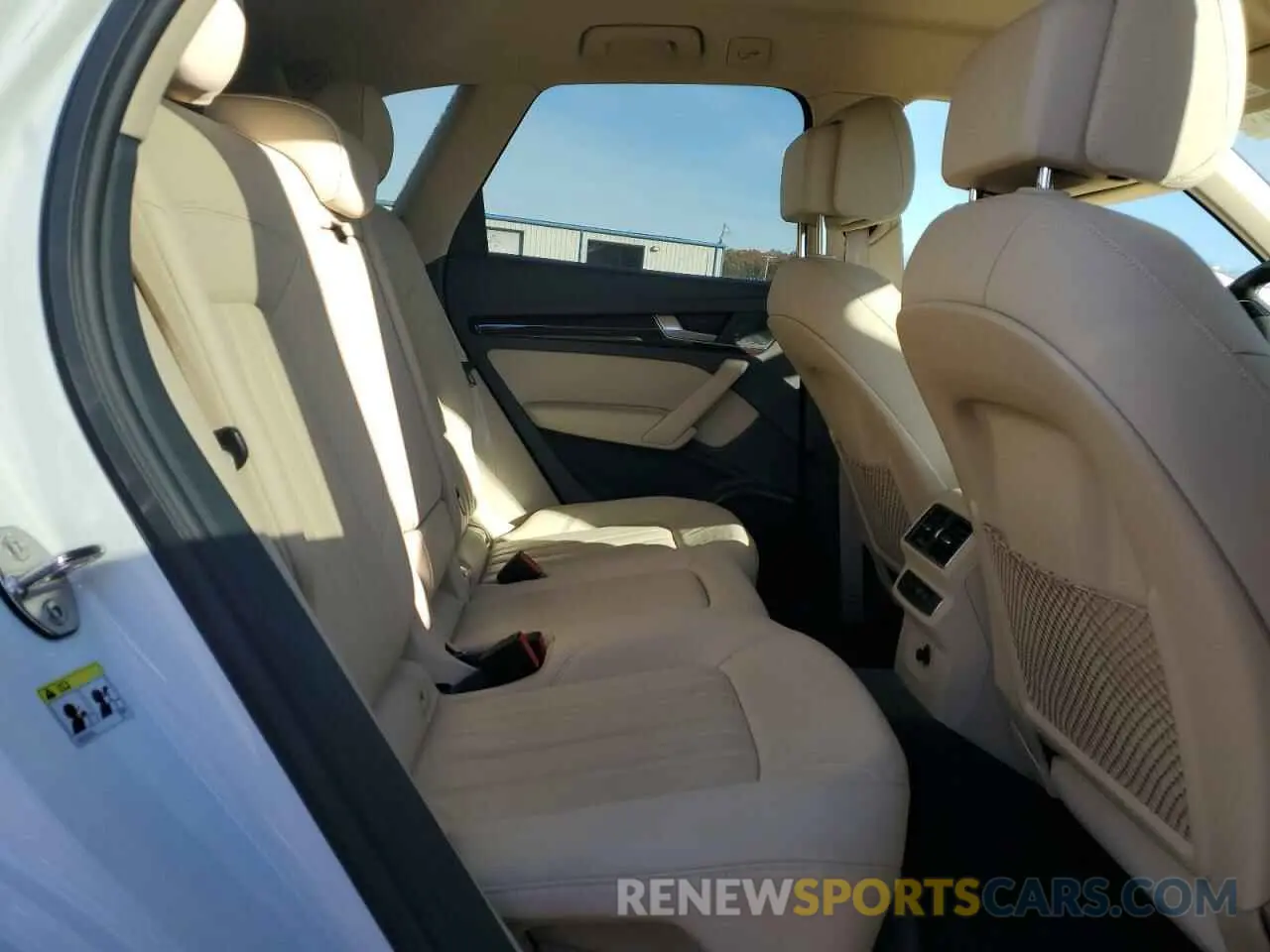 11 Photograph of a damaged car WA1ANAFY8K2118758 AUDI Q5 2019
