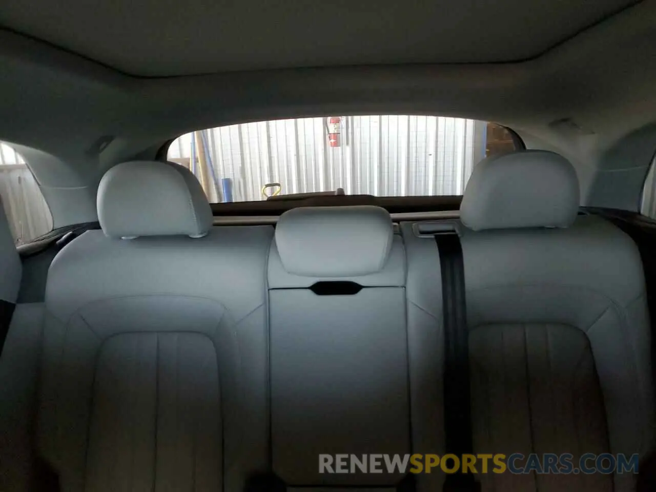 10 Photograph of a damaged car WA1ANAFY8K2142574 AUDI Q5 2019