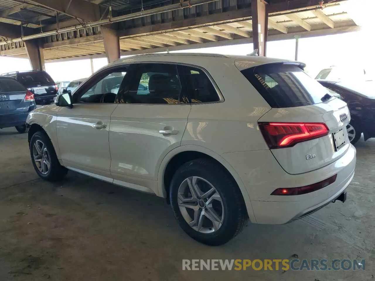 2 Photograph of a damaged car WA1ANAFY8K2142574 AUDI Q5 2019