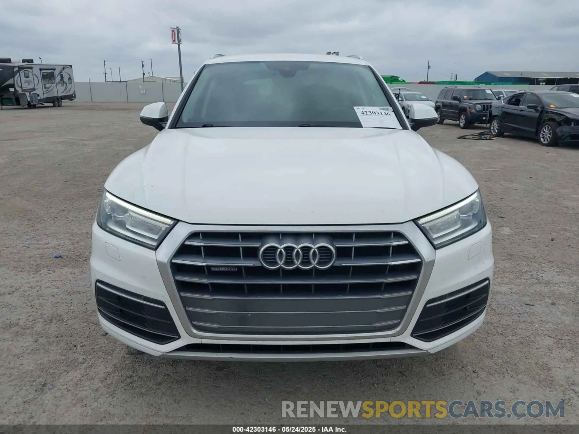 12 Фотография поврежденного автомобиля WA1ANAFY9K2092462 AUDI Q5 2019