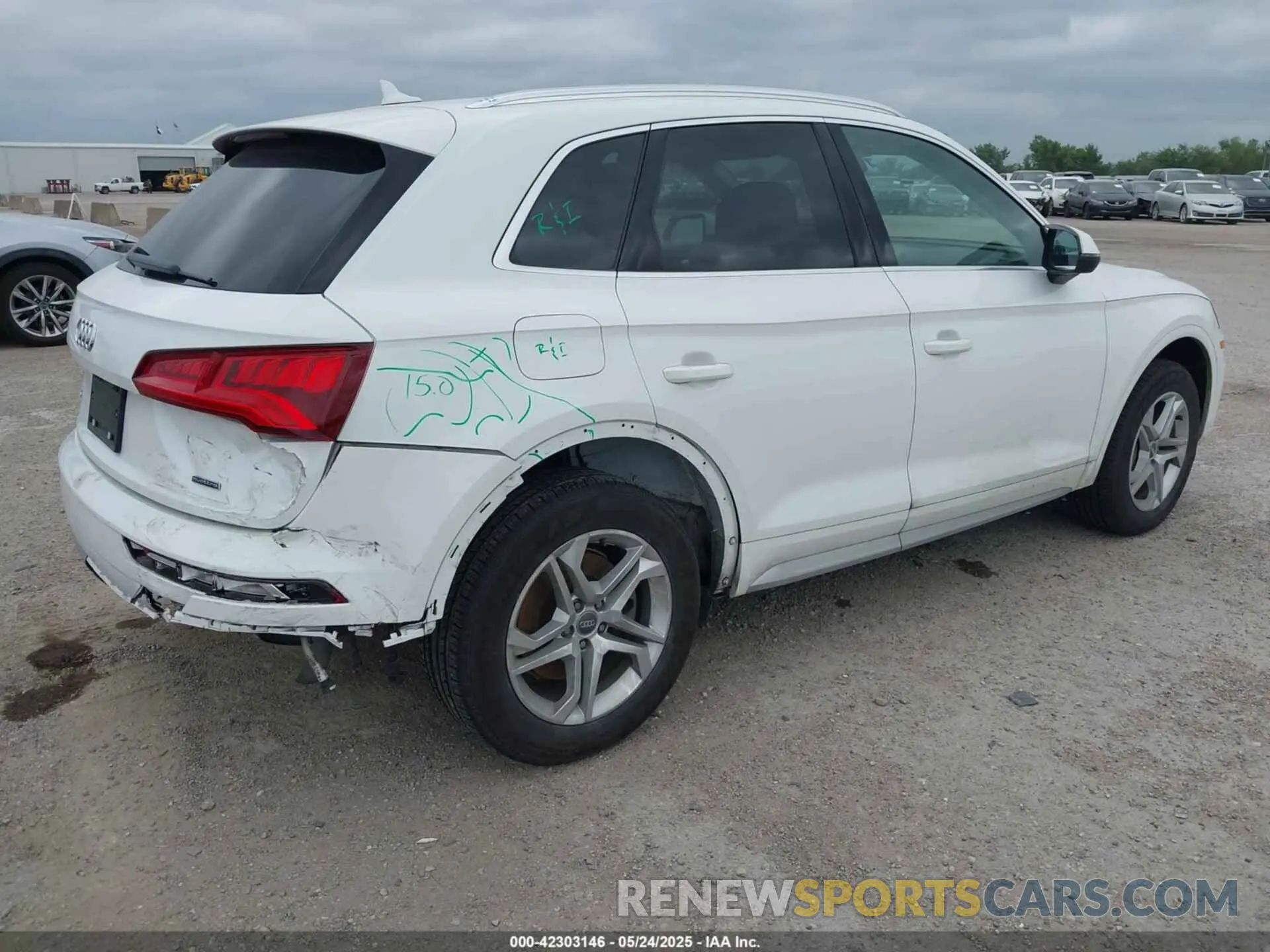 4 Фотография поврежденного автомобиля WA1ANAFY9K2092462 AUDI Q5 2019