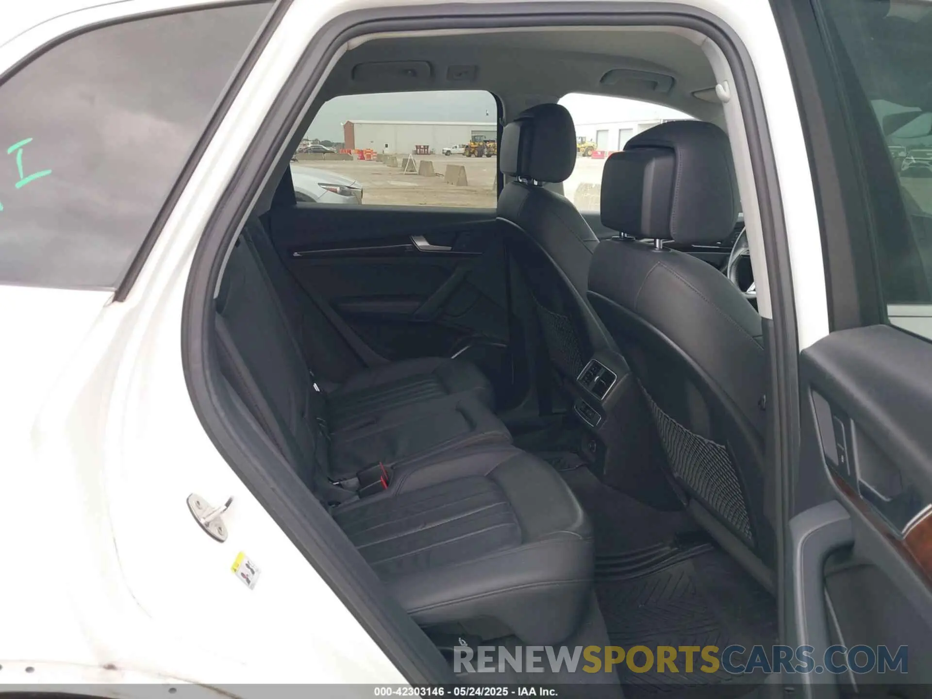 8 Фотография поврежденного автомобиля WA1ANAFY9K2092462 AUDI Q5 2019