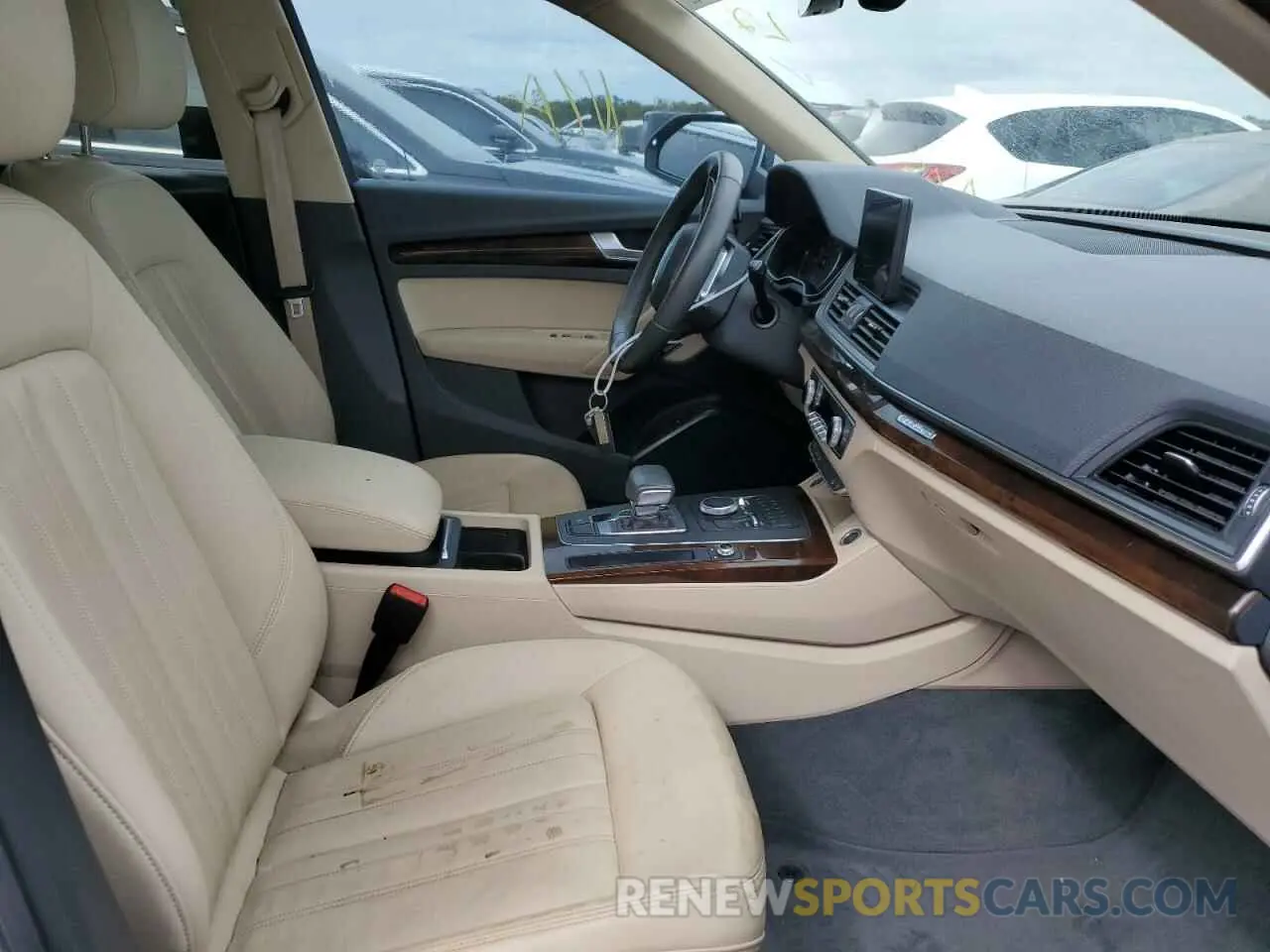 5 Фотография поврежденного автомобиля WA1ANAFYXK2091840 AUDI Q5 2019