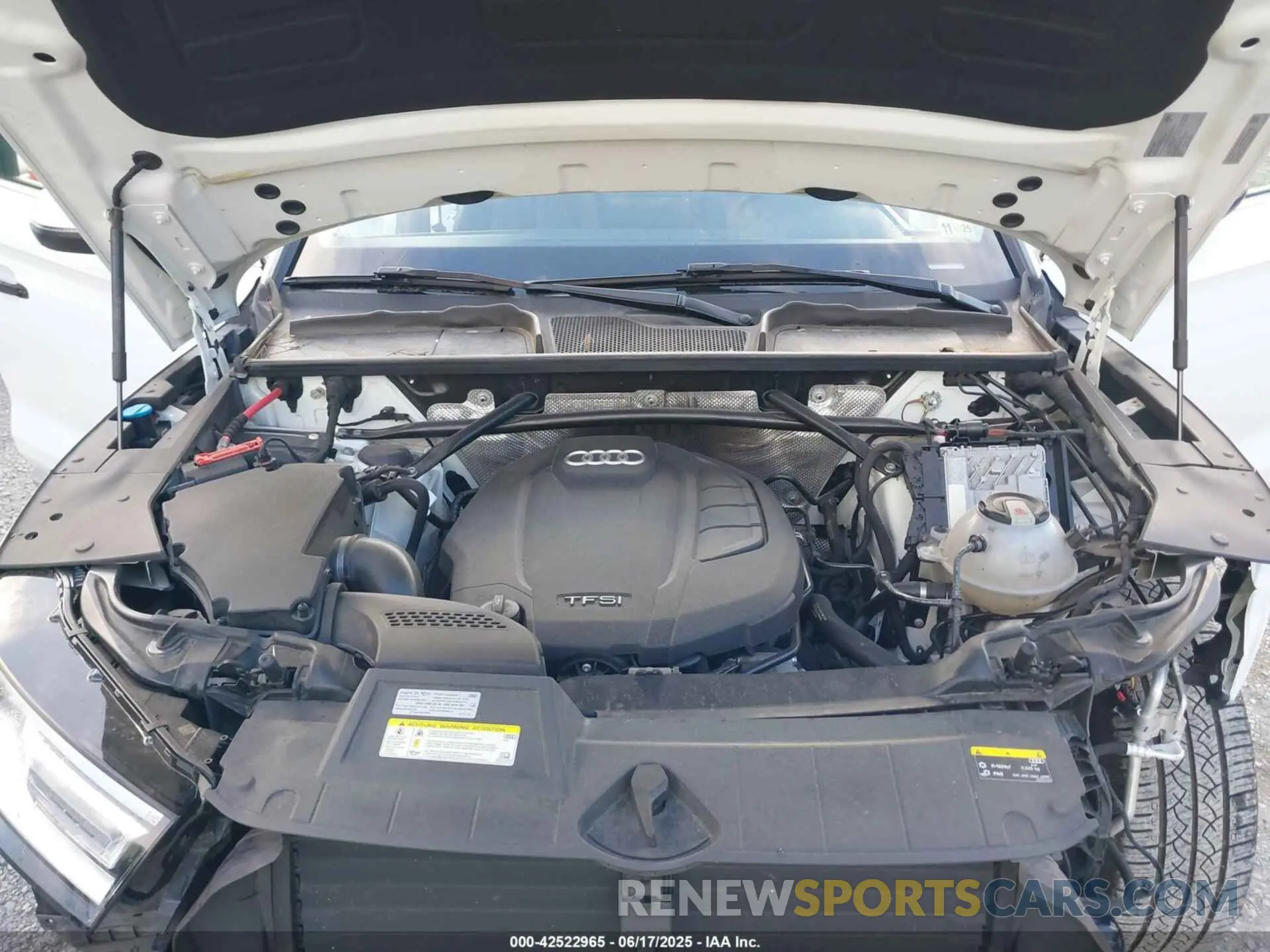 10 Photograph of a damaged car WA1ANAFYXK2126876 AUDI Q5 2019